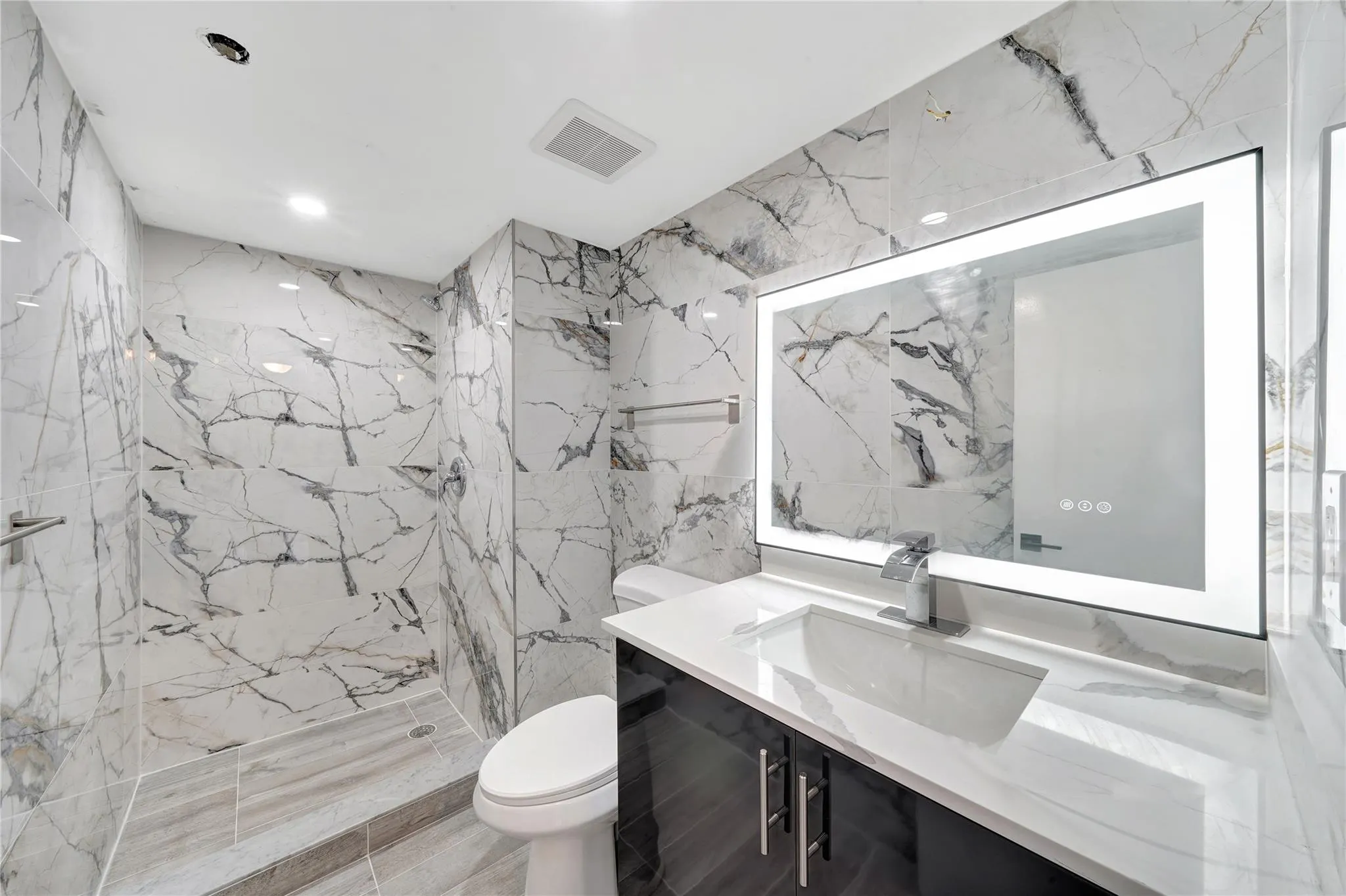 1100 Saint Charles Pl, #708
