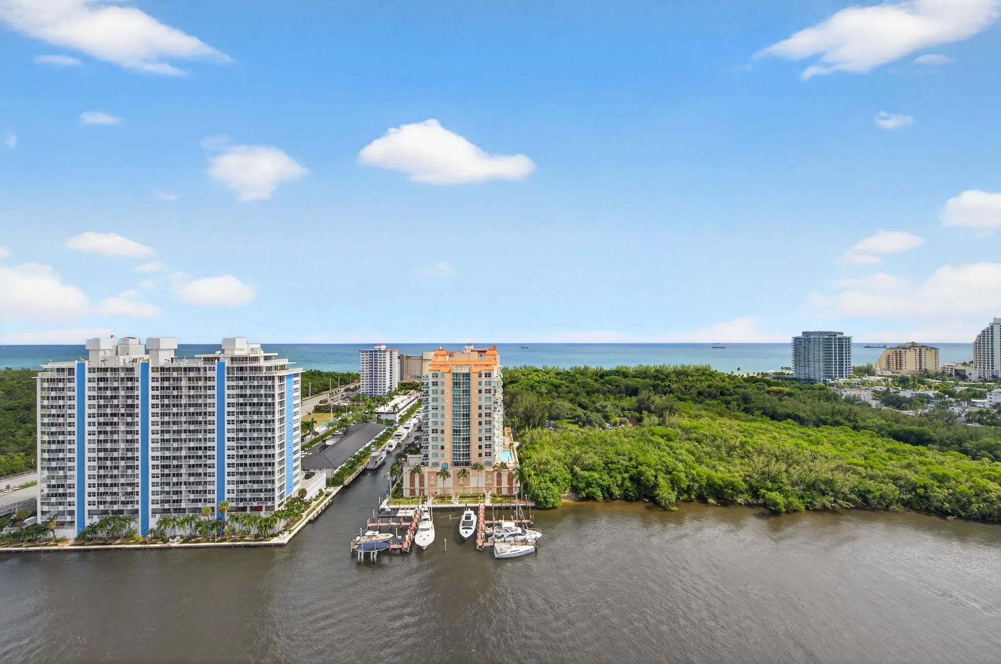 936 Intracoastal Dr, #3C