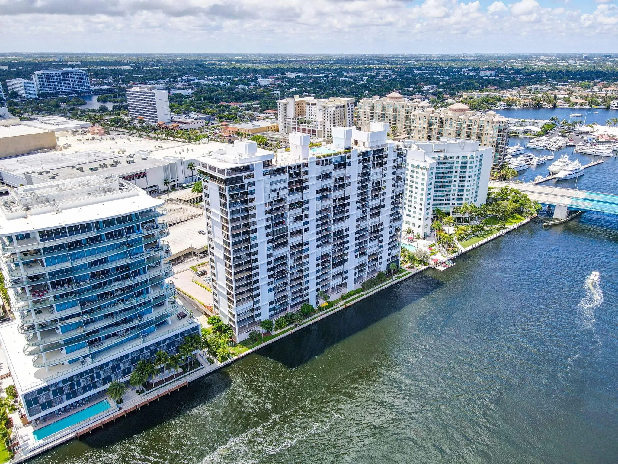 936 Intracoastal Dr, #3C
