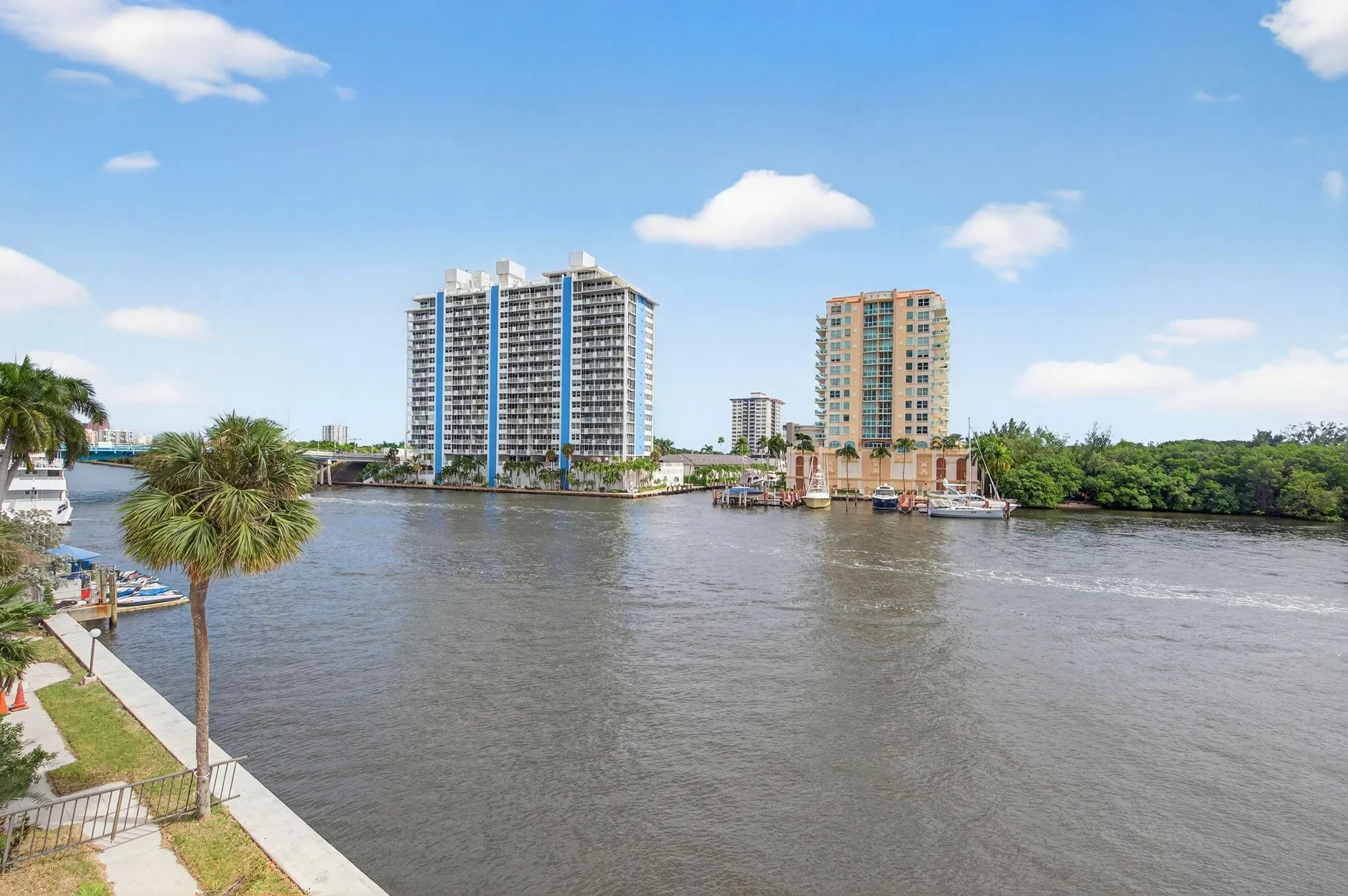936 Intracoastal Dr, #3C