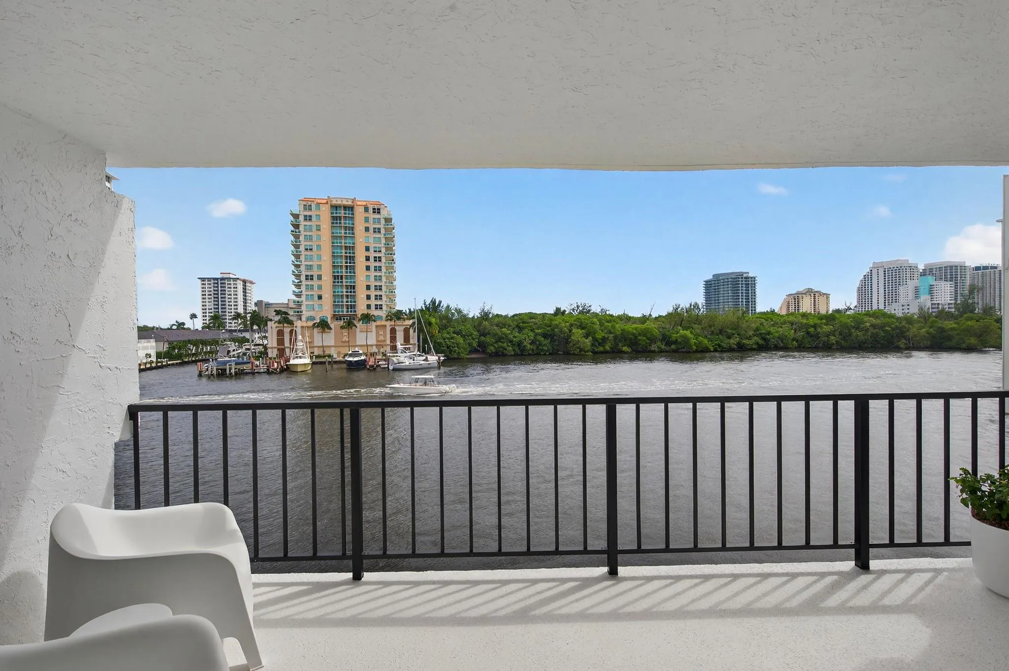 936 Intracoastal Dr, #3C