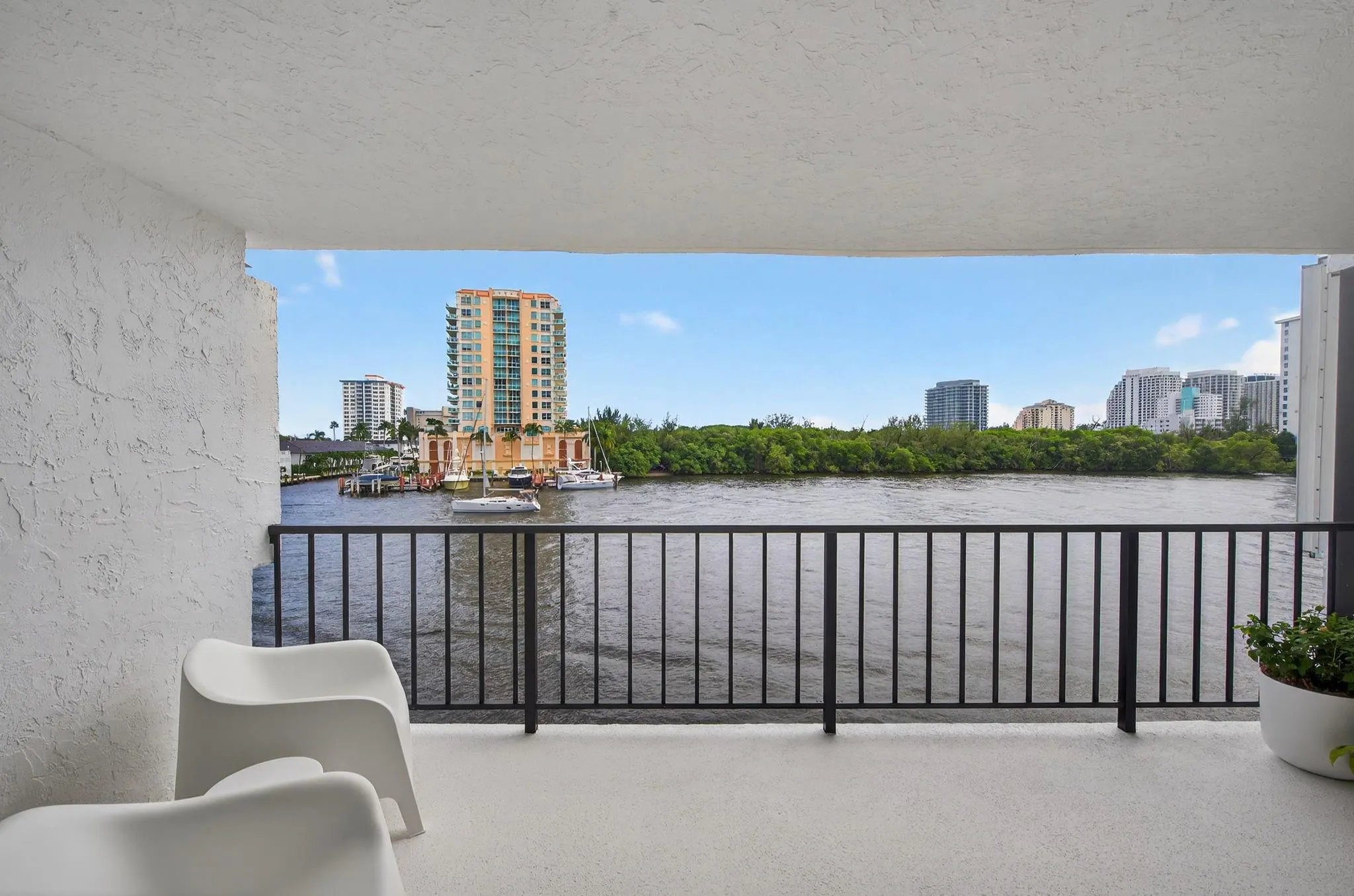 936 Intracoastal Dr, #3C