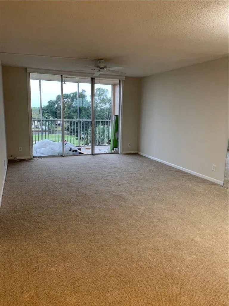 250 Jacaranda Dr, #611