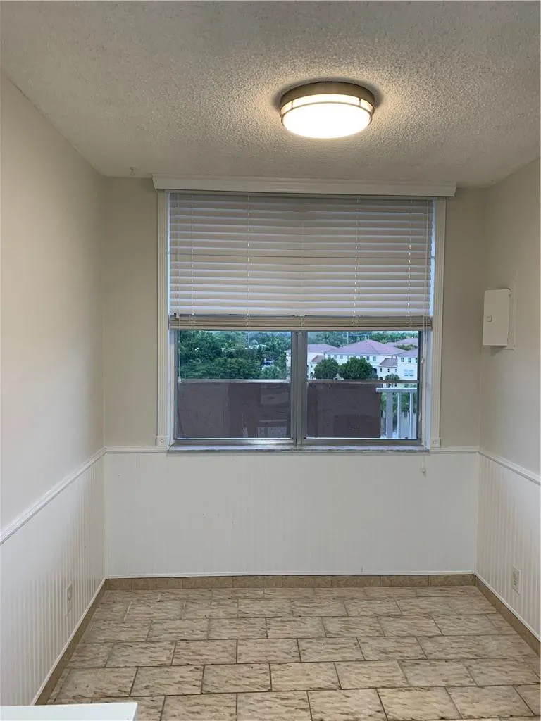250 Jacaranda Dr, #611