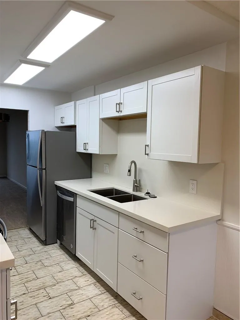 250 Jacaranda Dr, #611