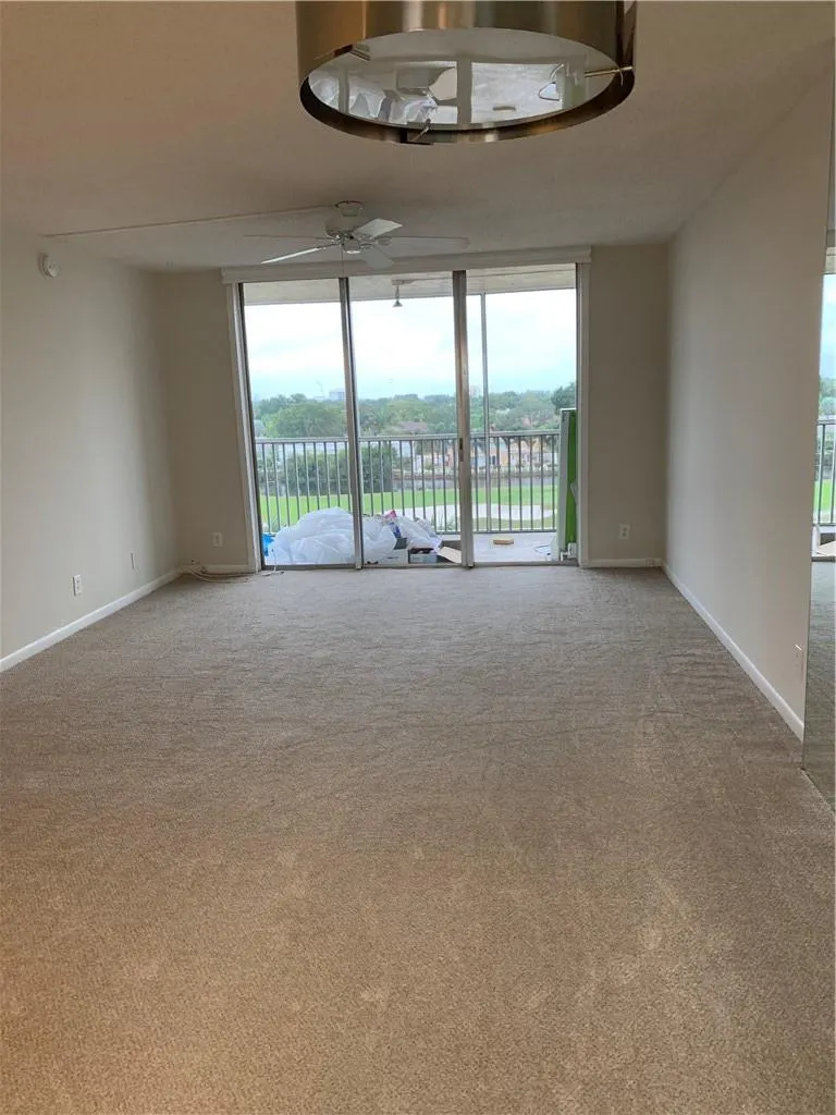 250 Jacaranda Dr, #611