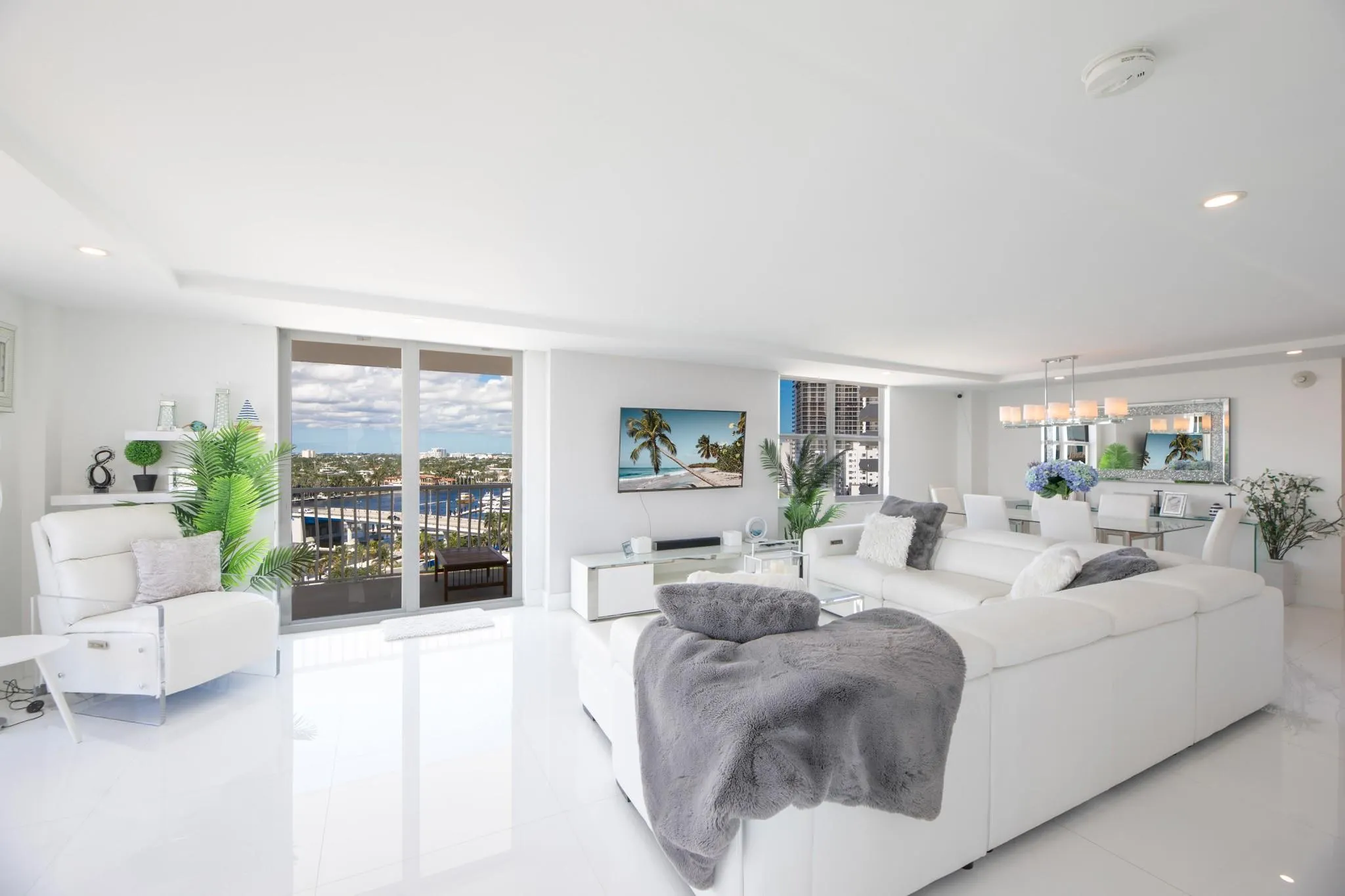 1 Las Olas Circle, #1102
