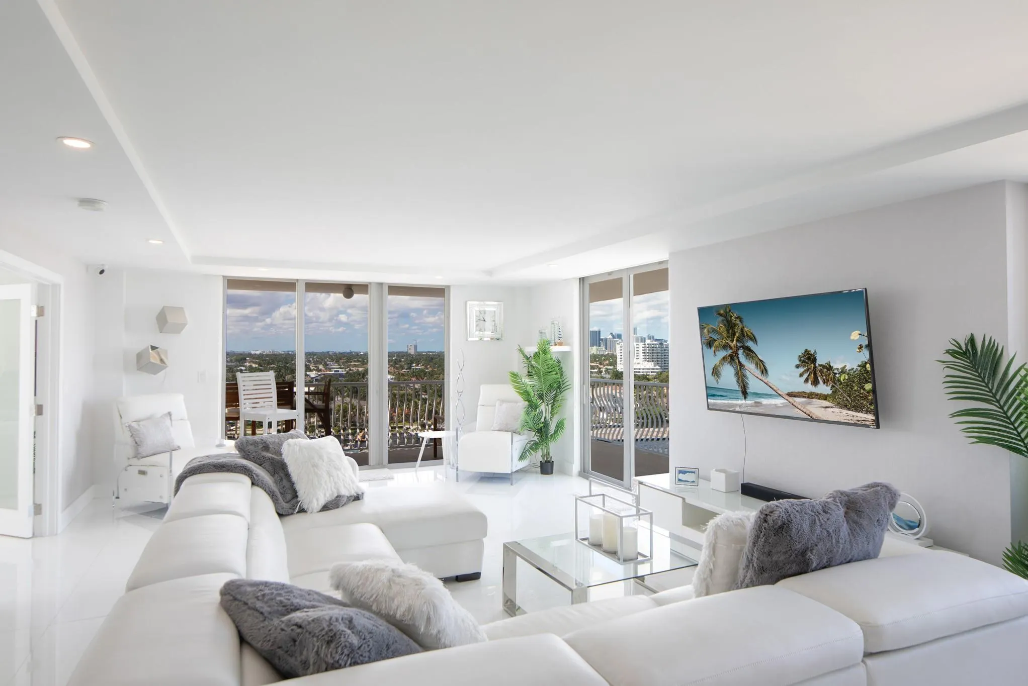 1 Las Olas Circle, #1102