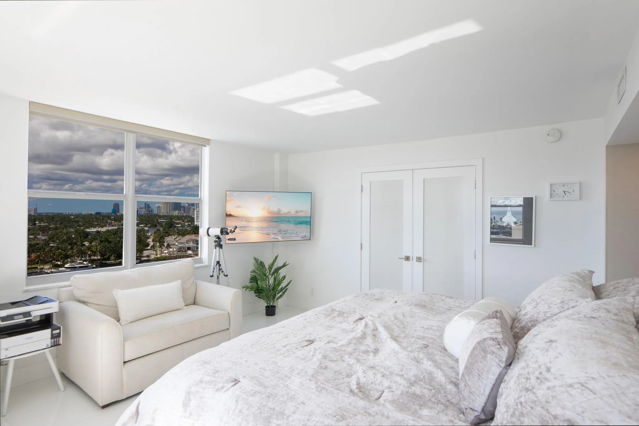 1 Las Olas Circle, #1102
