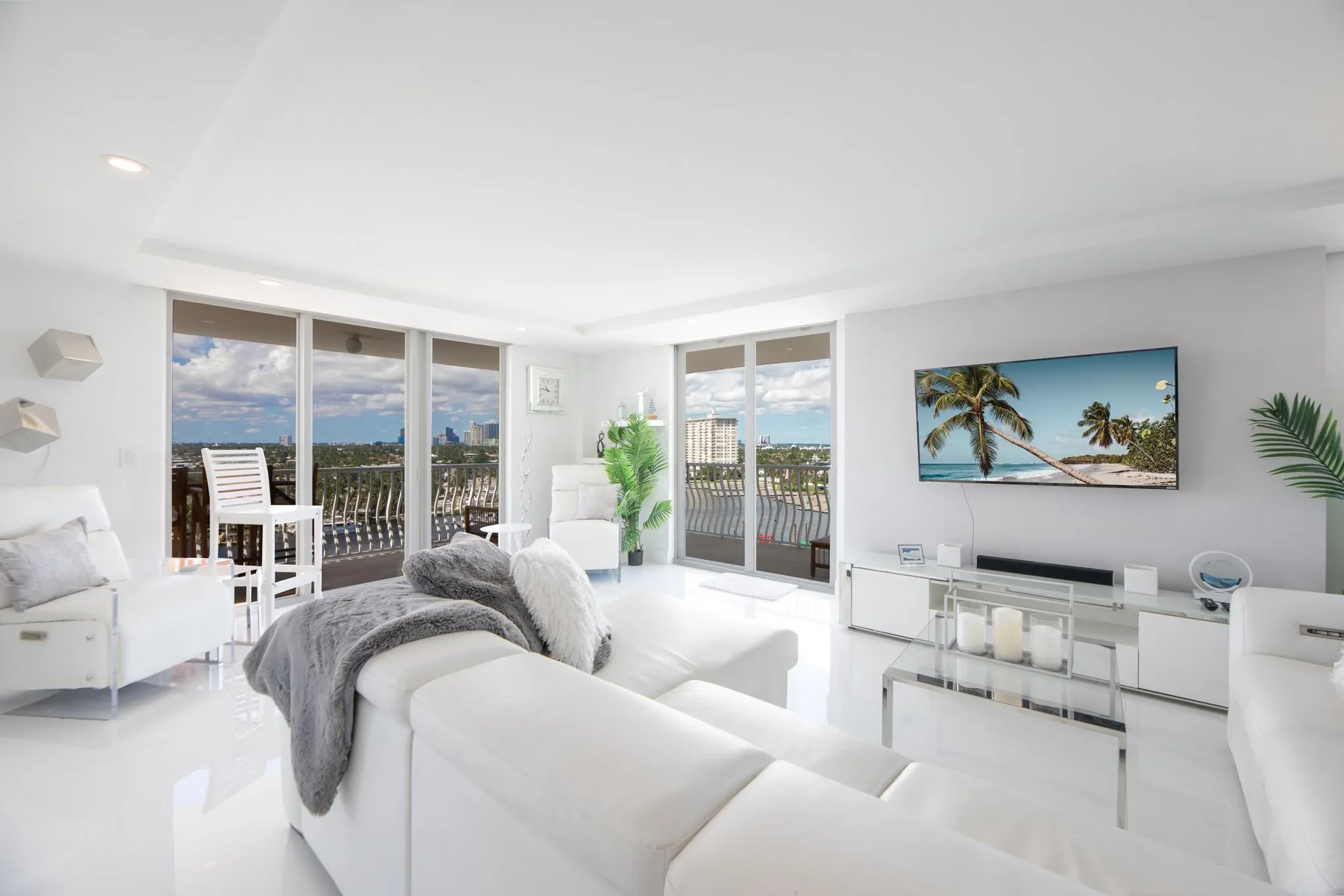 1 Las Olas Circle, #1102