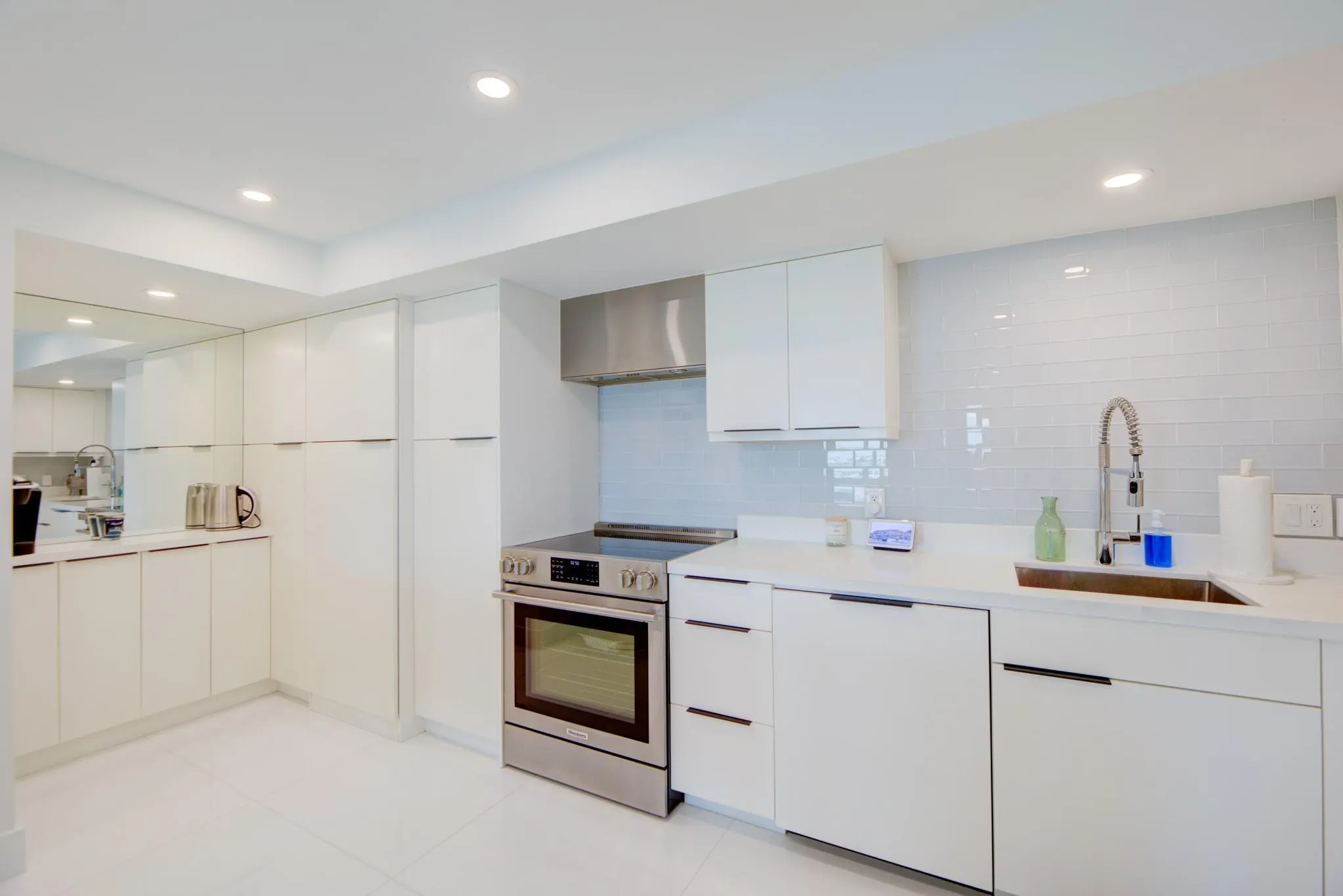 1 Las Olas Circle, #1102