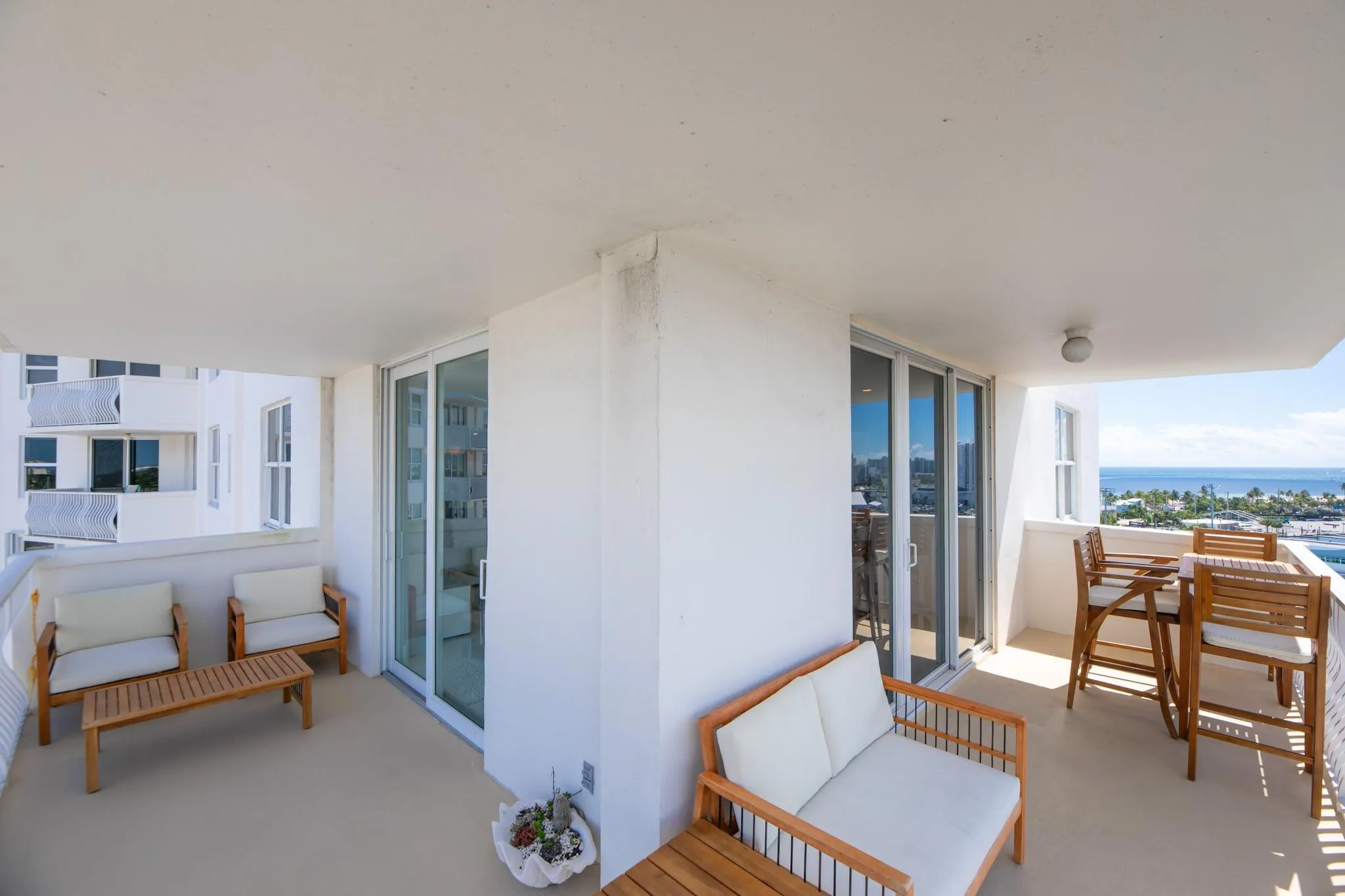 1 Las Olas Circle, #1102
