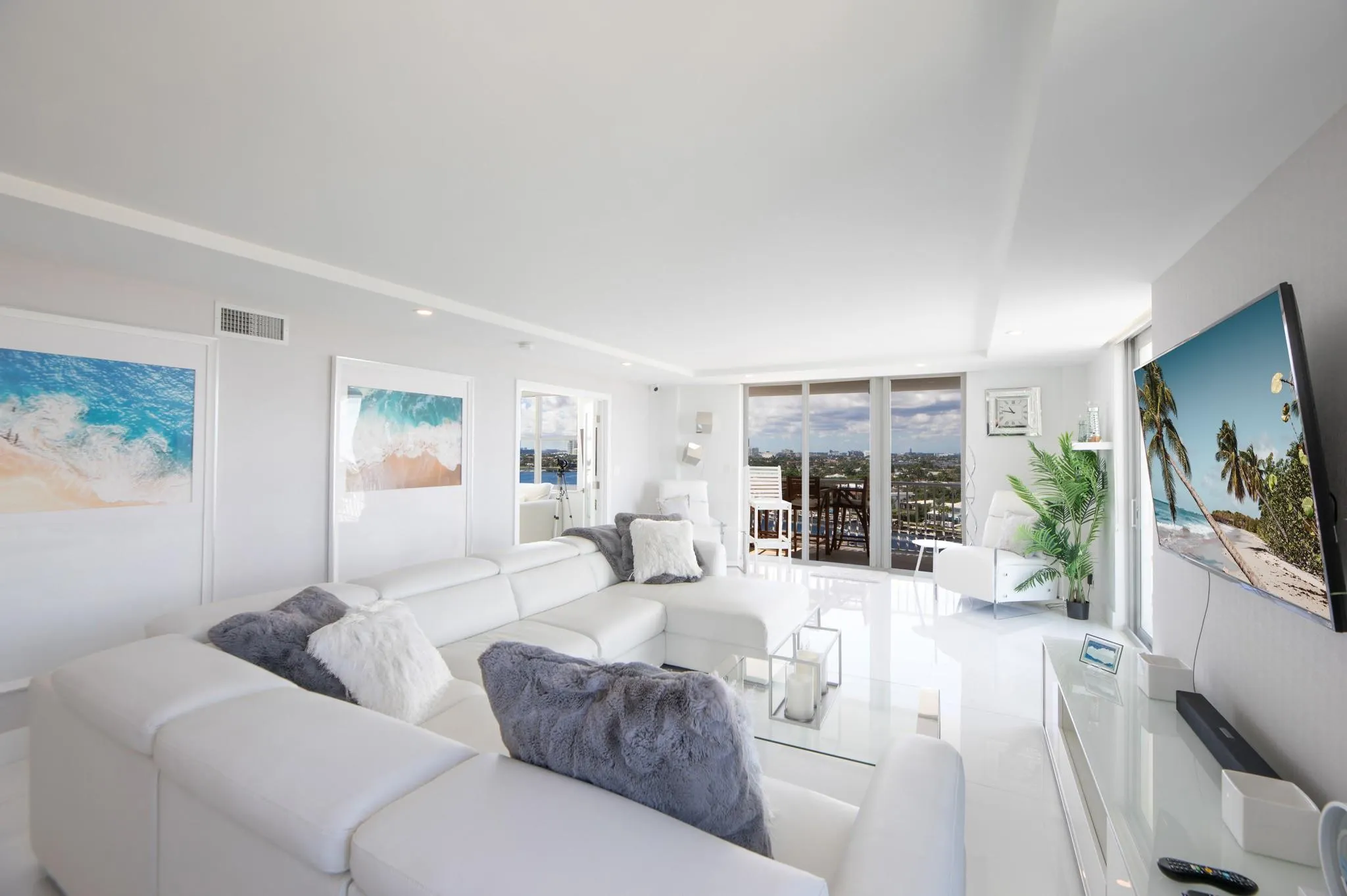 1 Las Olas Circle, #1102