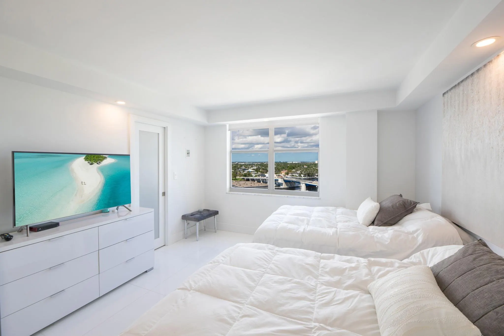 1 Las Olas Circle, #1102