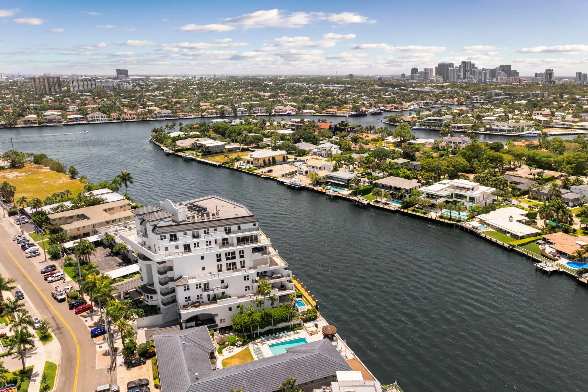 615 Bayshore Dr, #105