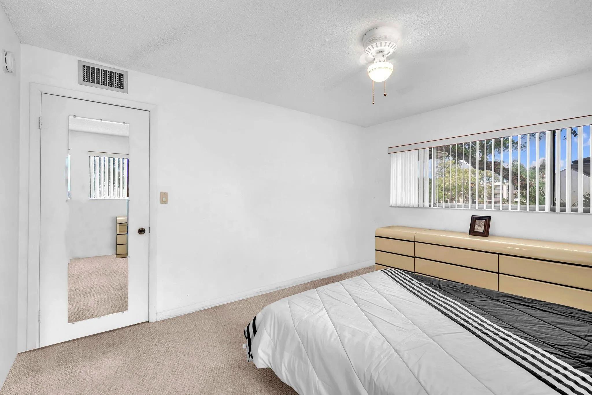 10419 E Clairmont Cir, #205