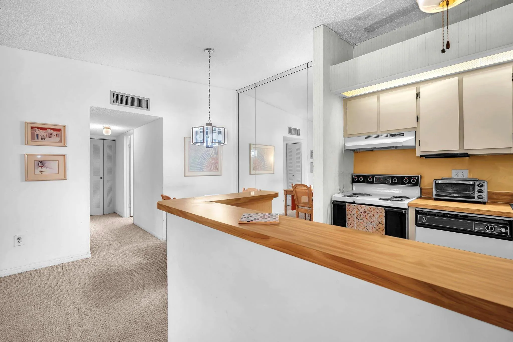 10419 E Clairmont Cir, #205
