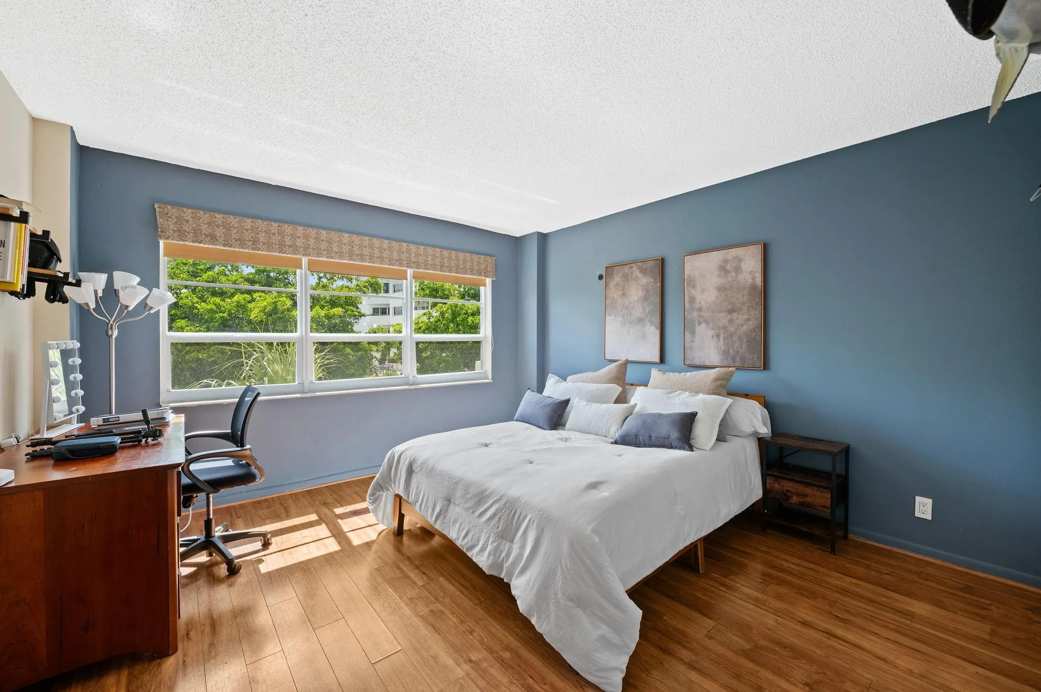 340 Sunset Dr, #401