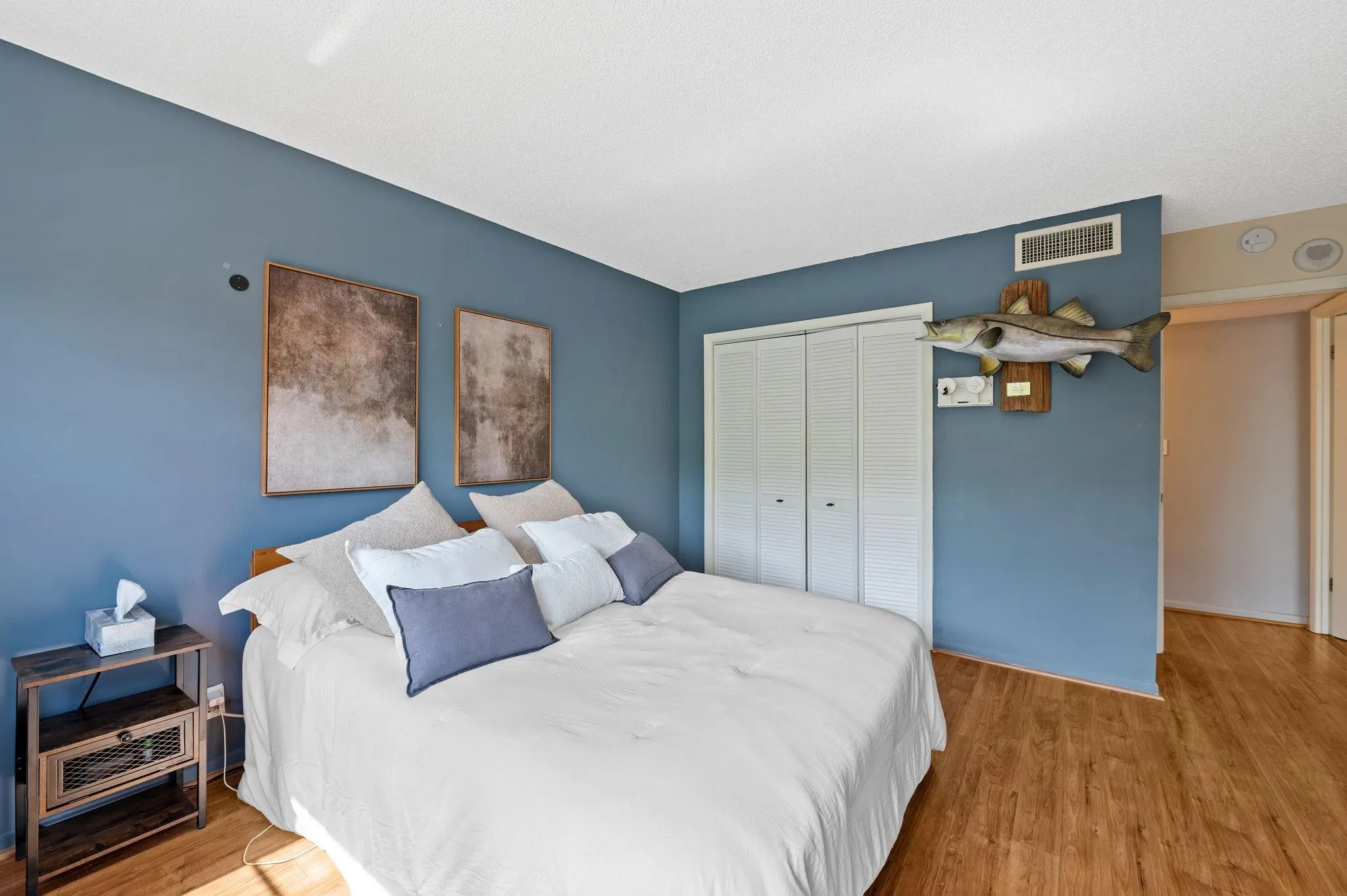 340 Sunset Dr, #401