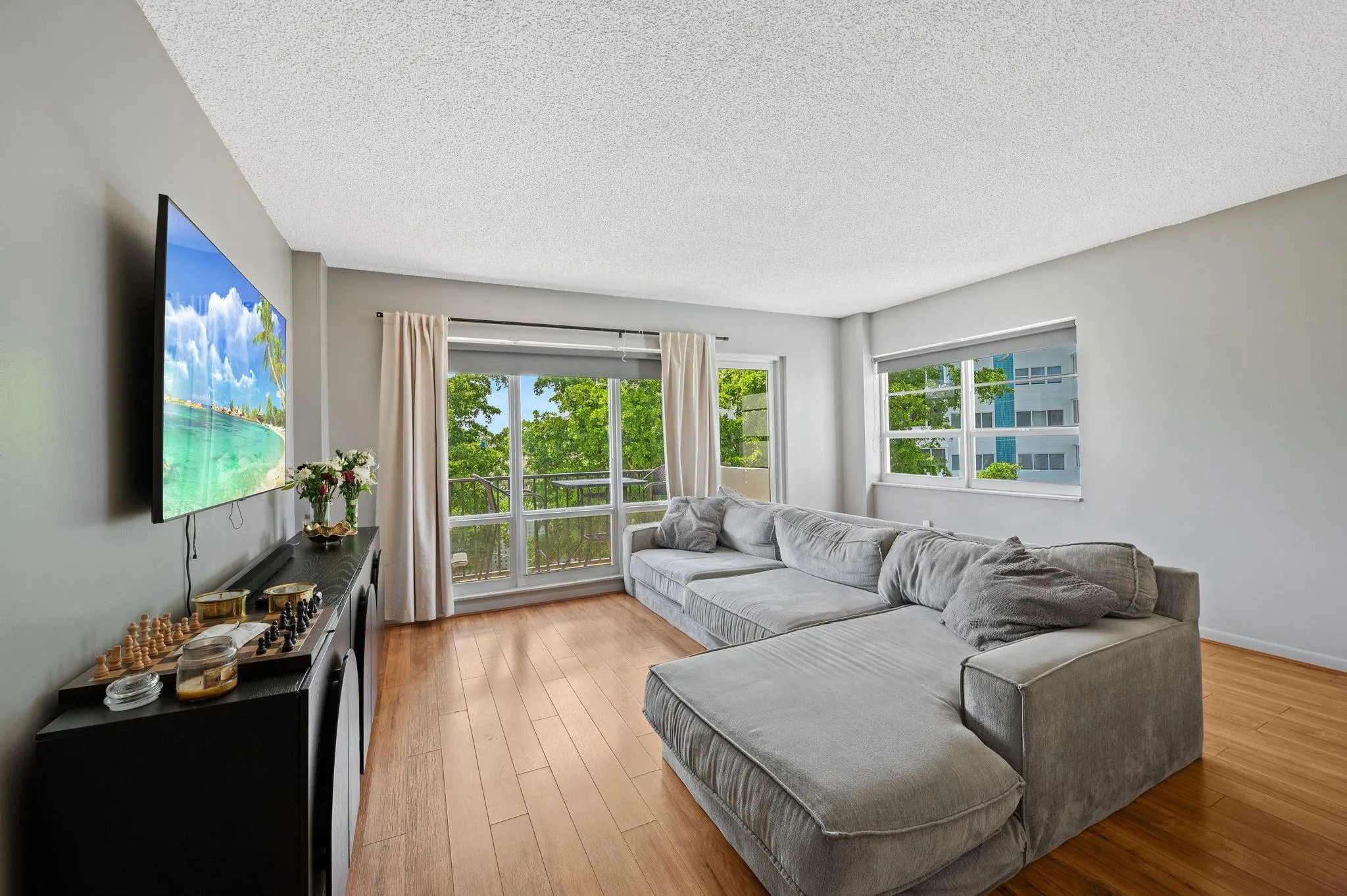 340 Sunset Dr, #401