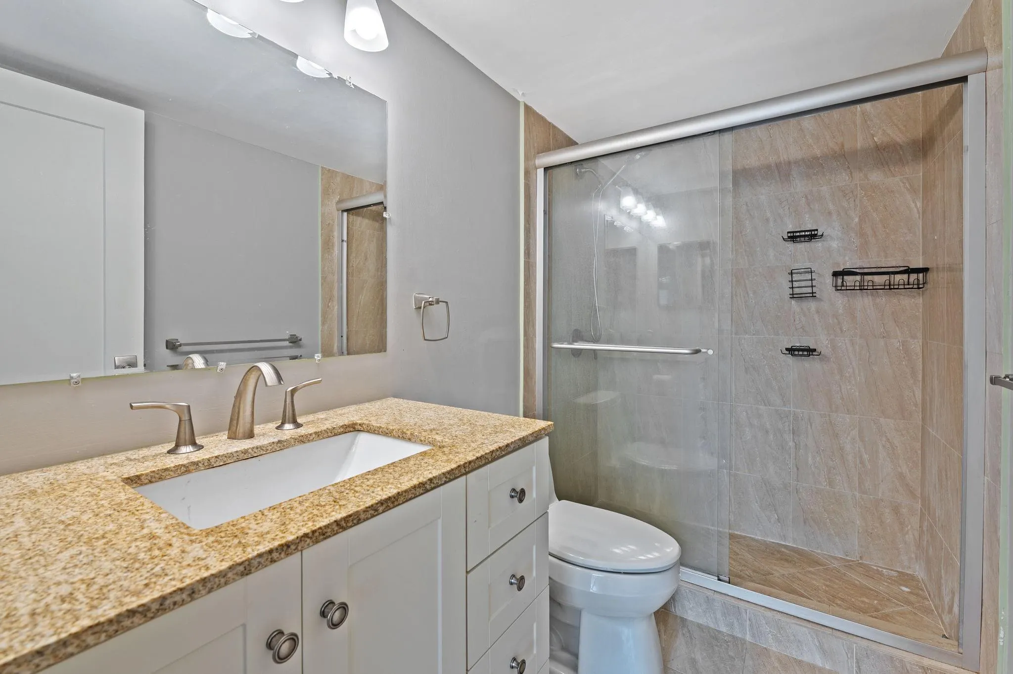 340 Sunset Dr, #401