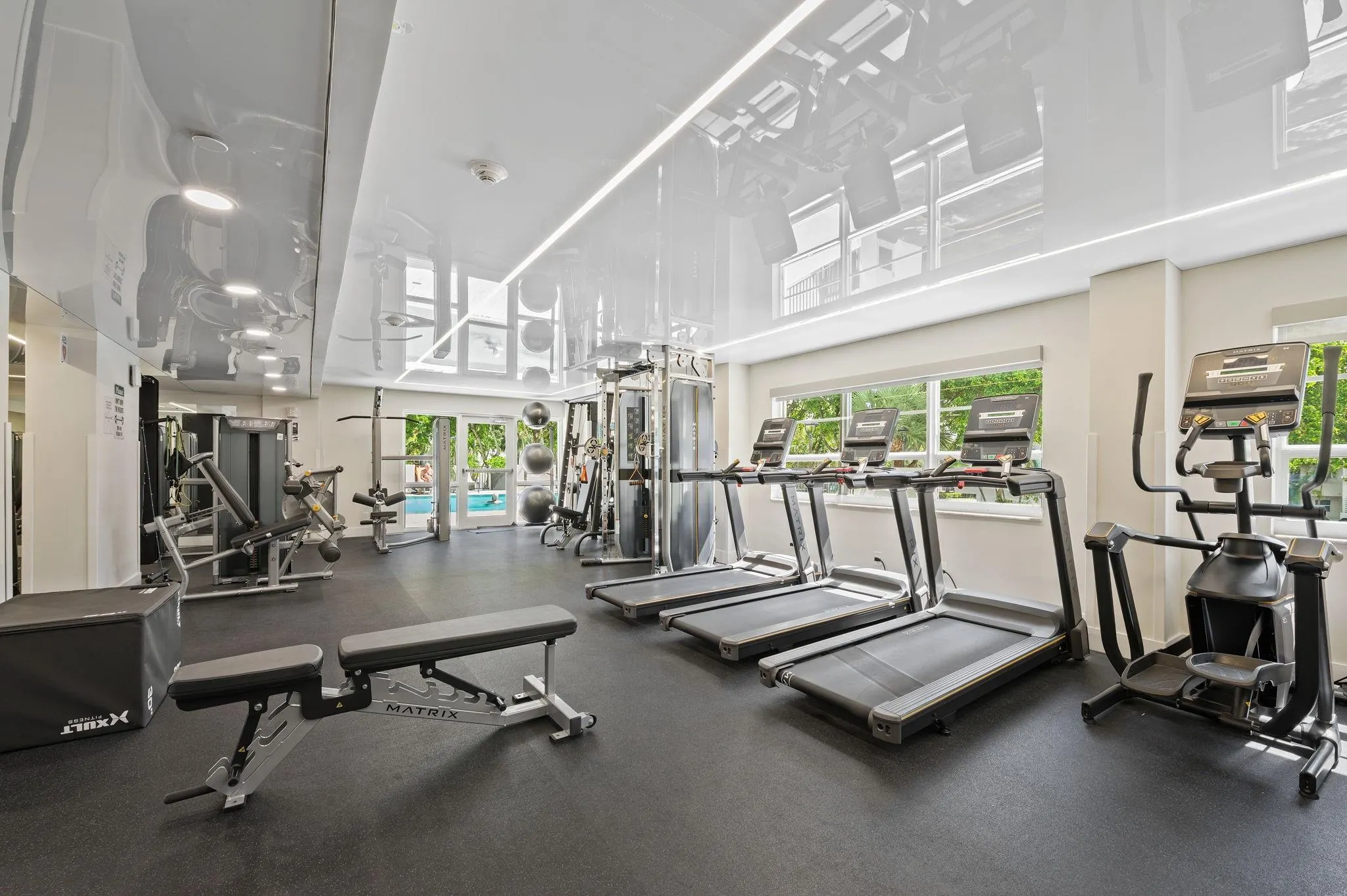 340 Sunset Dr, #401