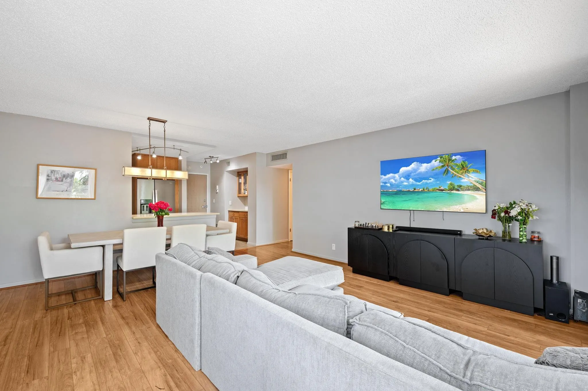340 Sunset Dr, #401
