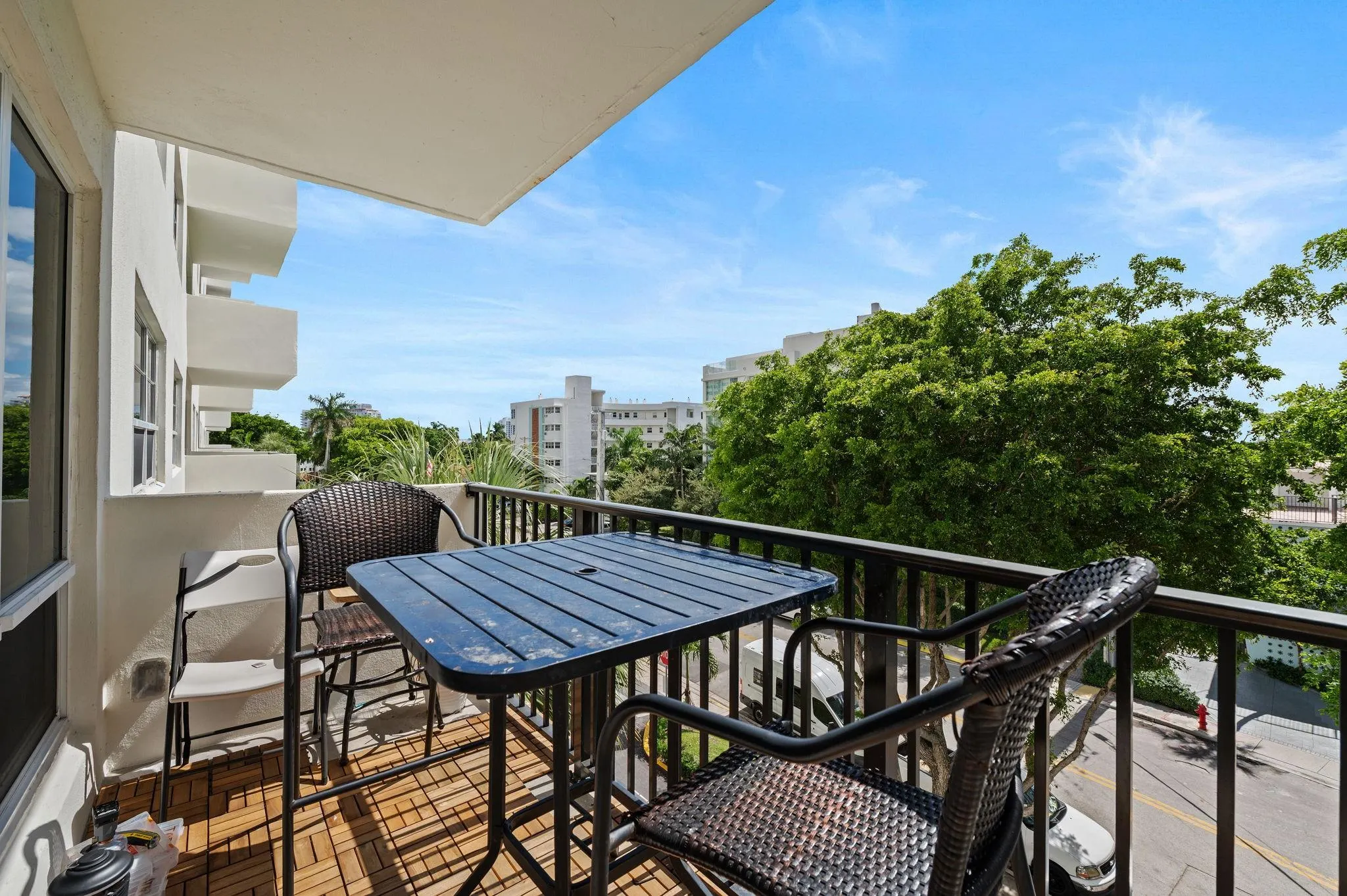 340 Sunset Dr, #401