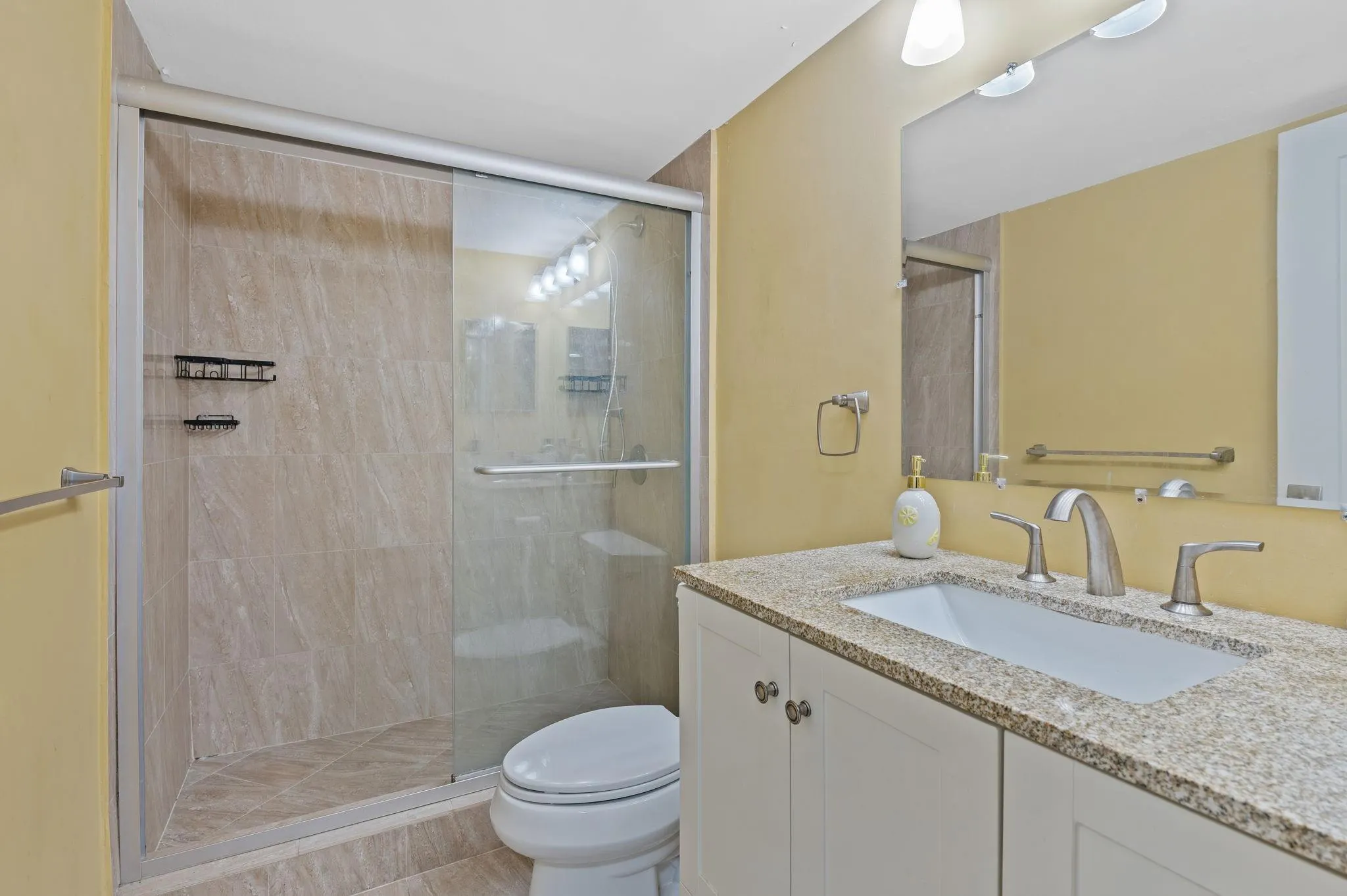 340 Sunset Dr, #401