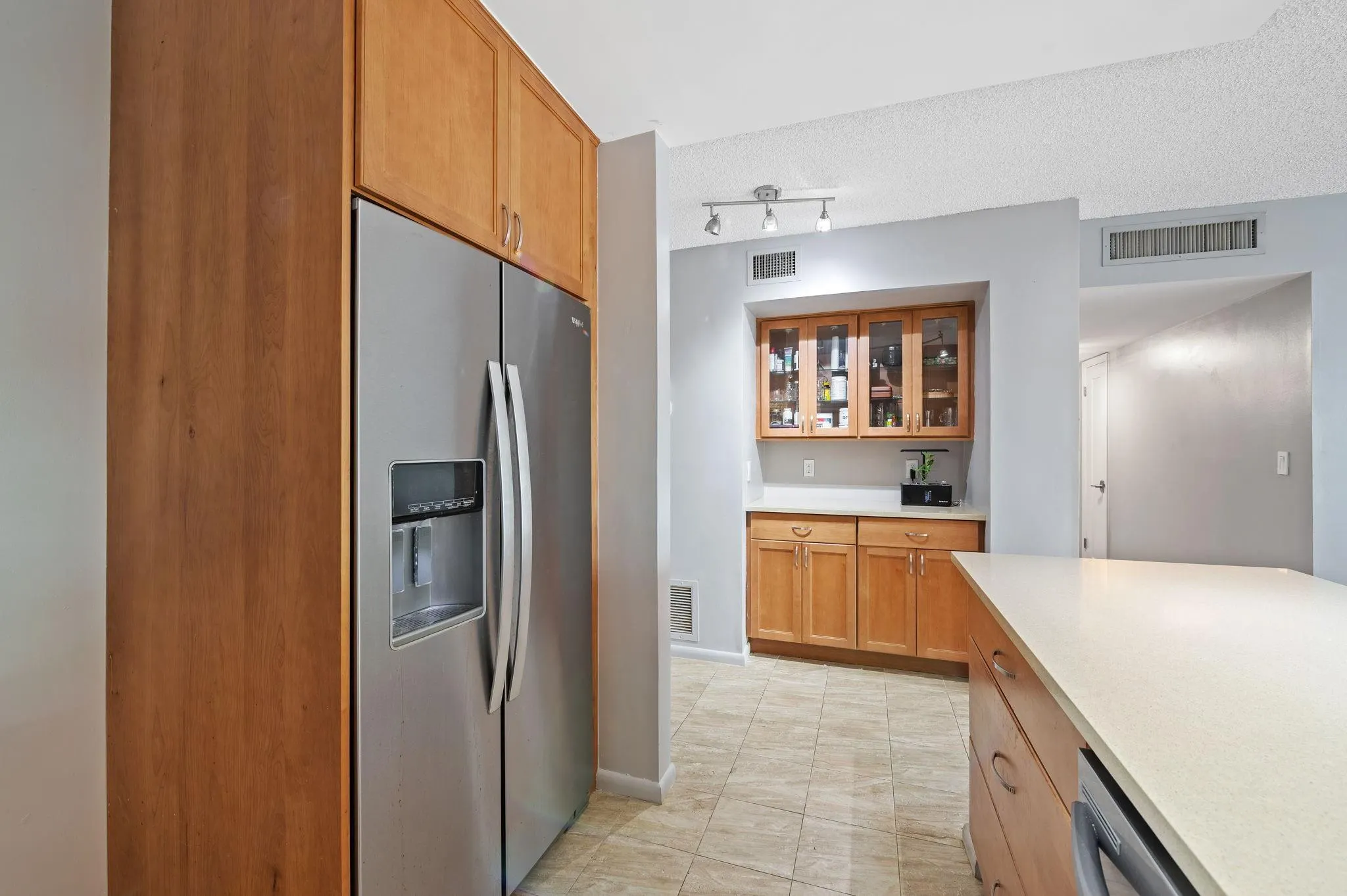 340 Sunset Dr, #401