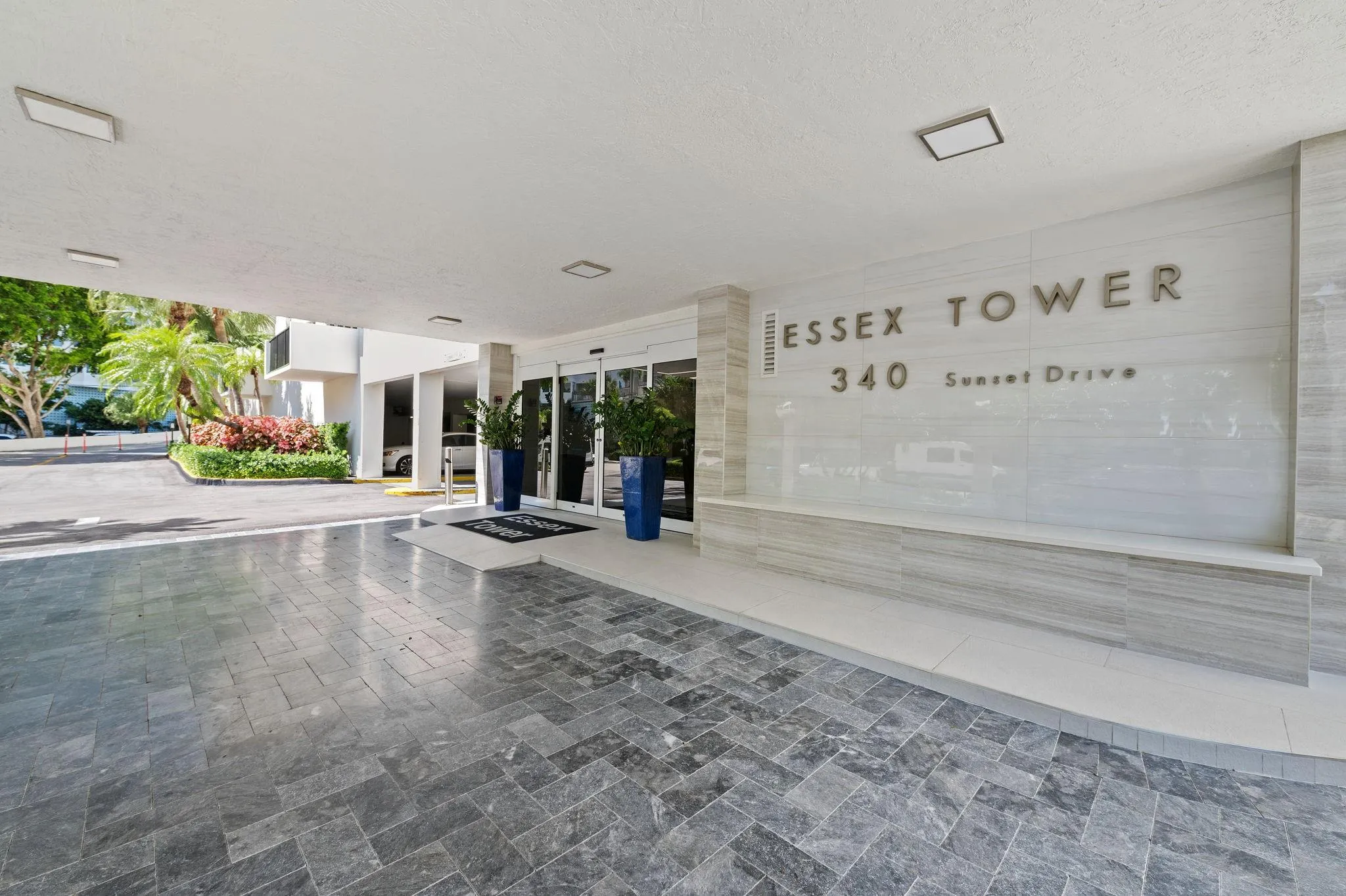 340 Sunset Dr, #401