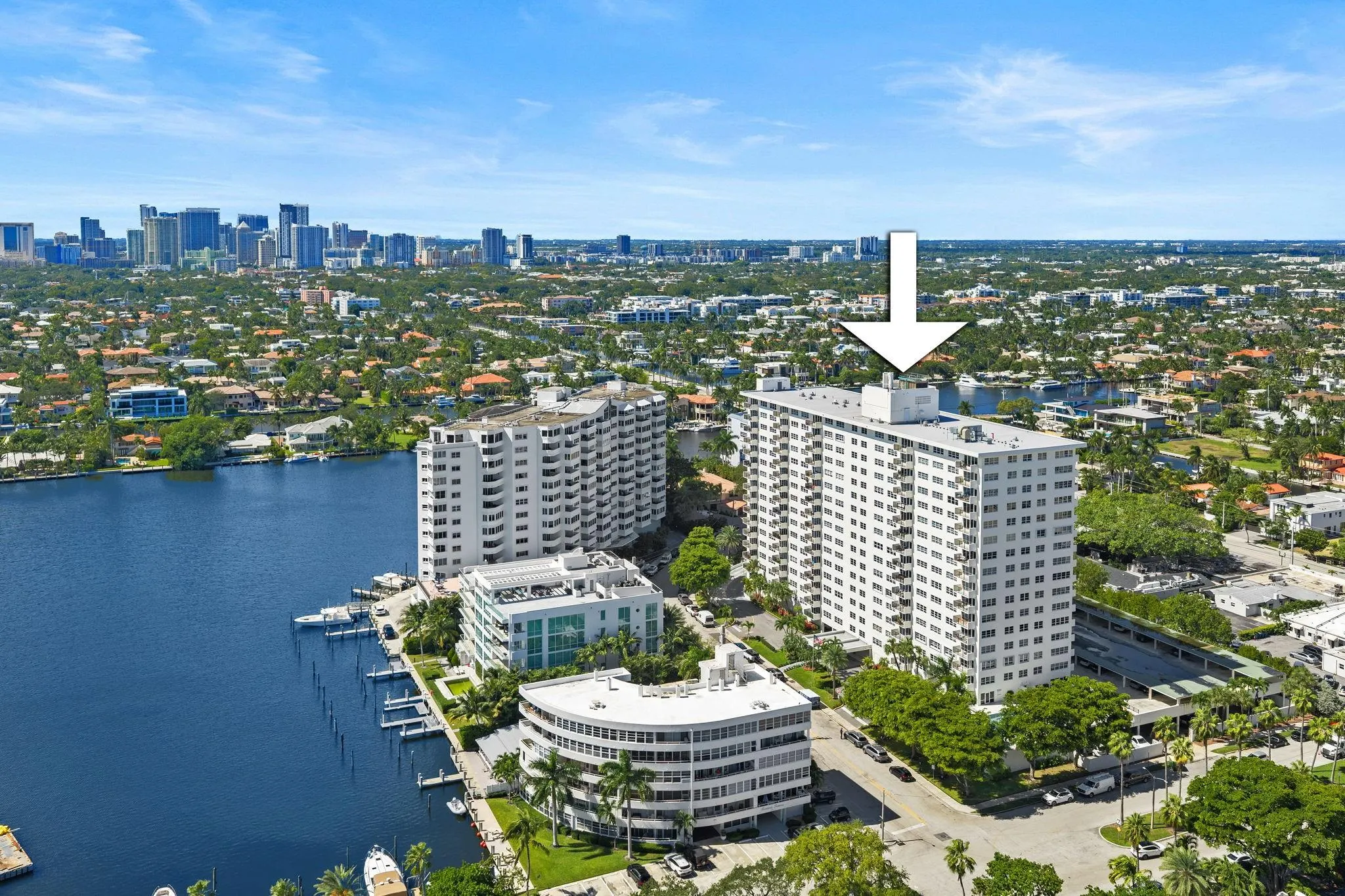 340 Sunset Dr, #401