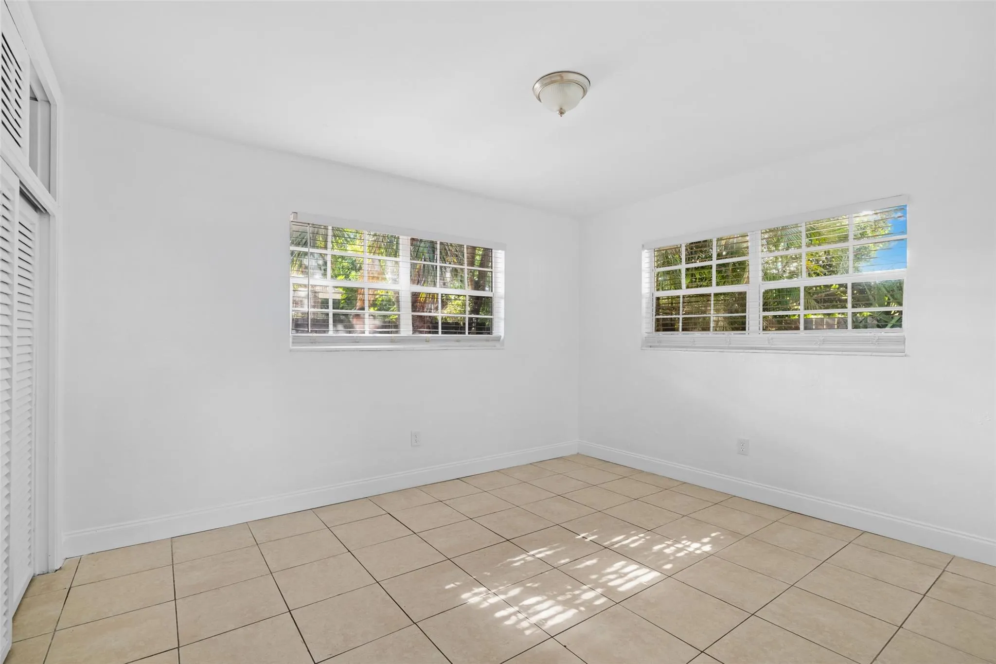 1023 NE 23rd Dr