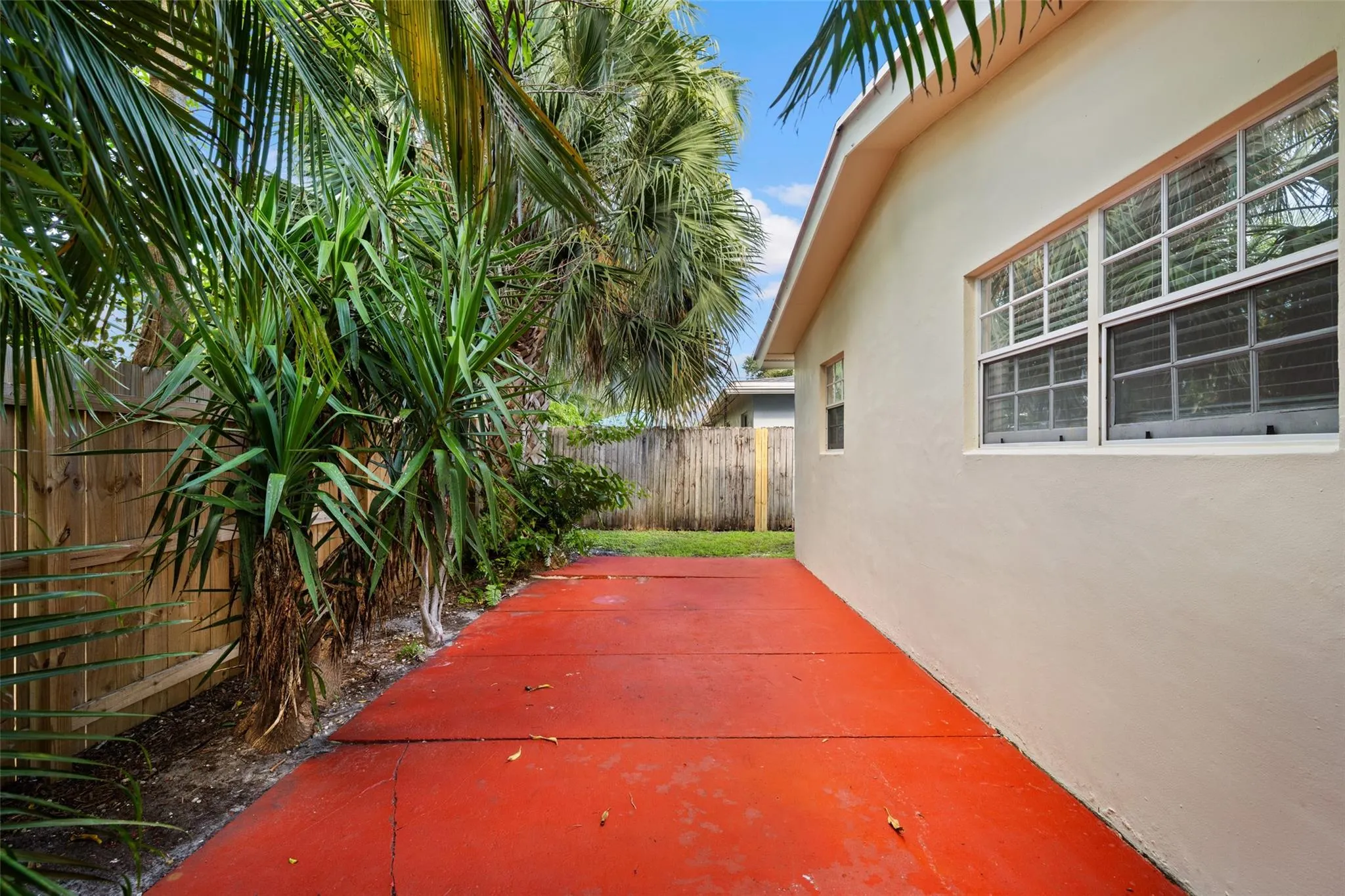 1023 NE 23rd Dr