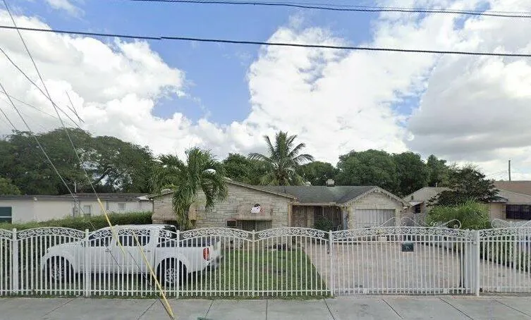 10335 NW 26th Ave
