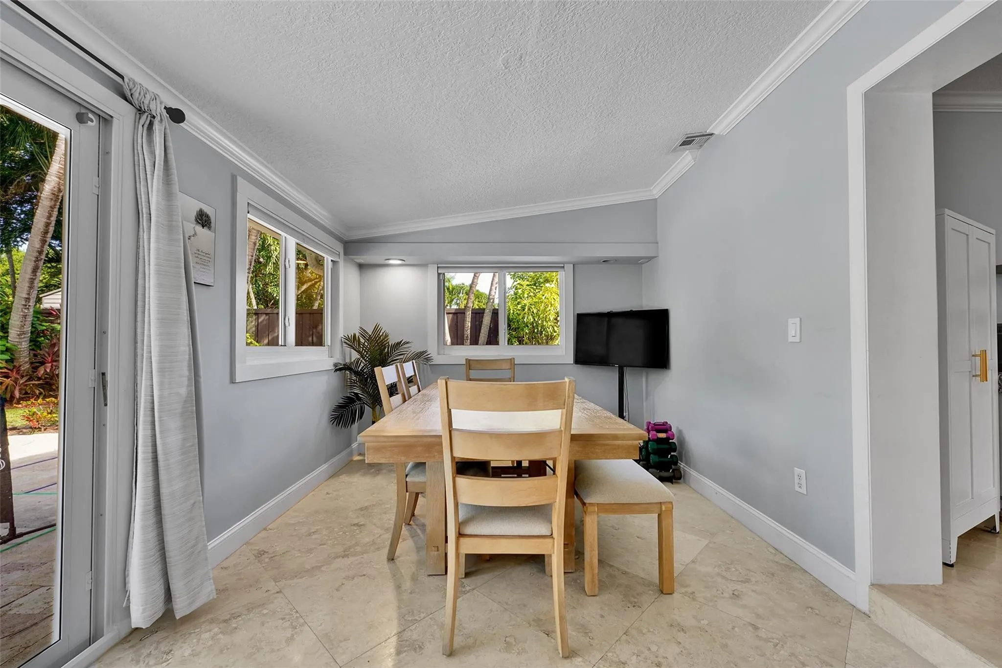 189 SE 2nd Ave