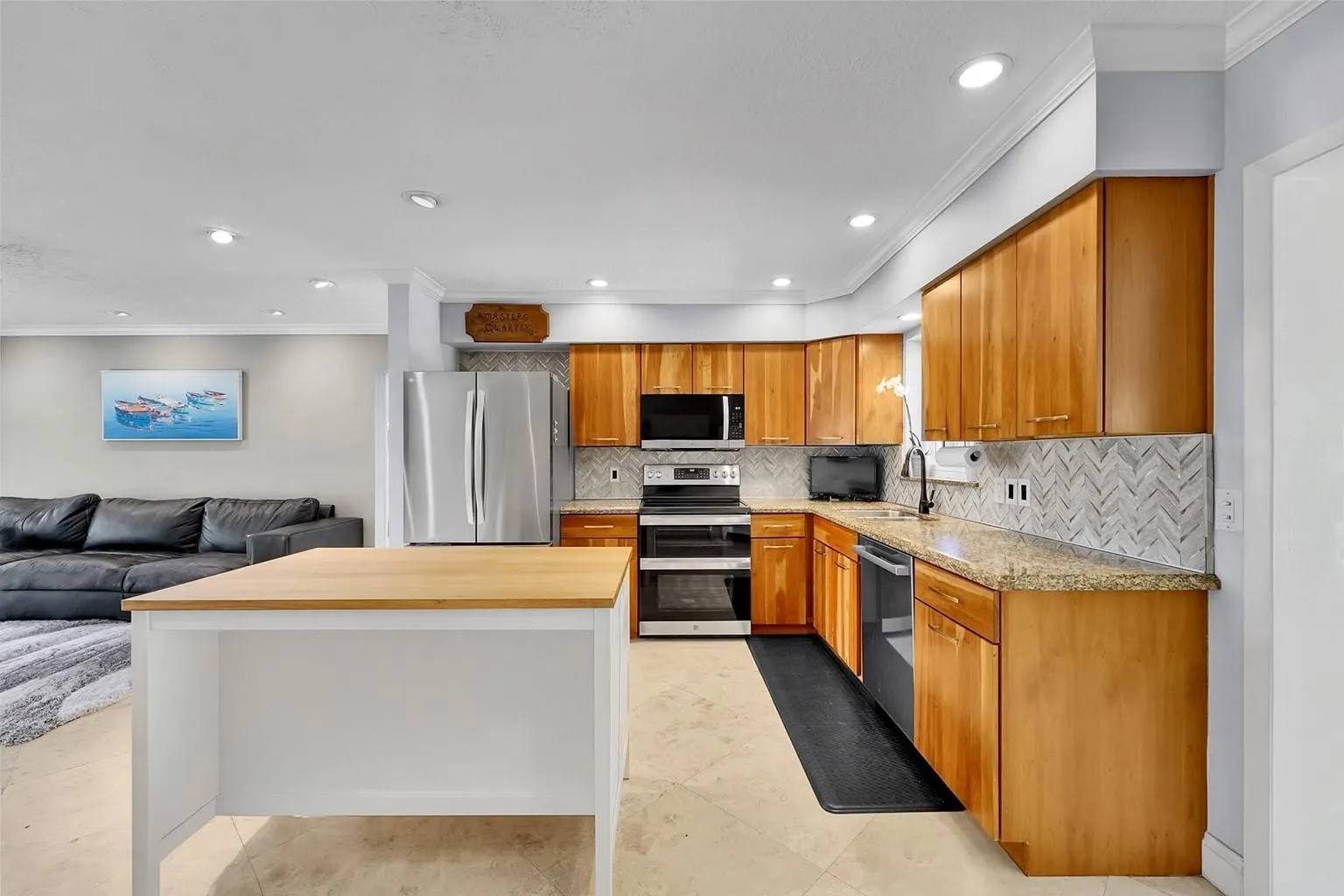 189 SE 2nd Ave