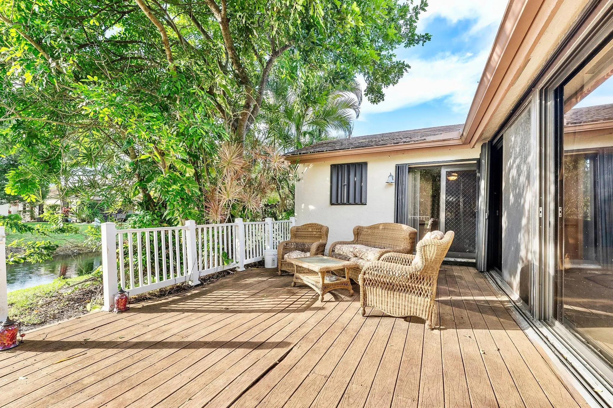 4289 Acacia Cir