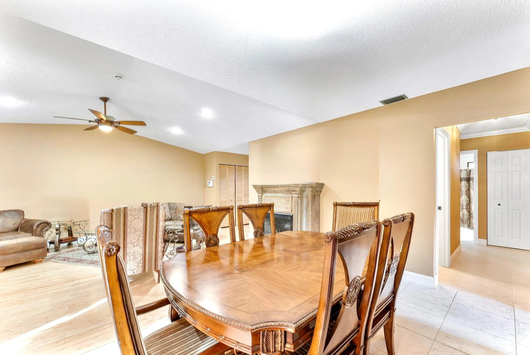 4289 Acacia Cir