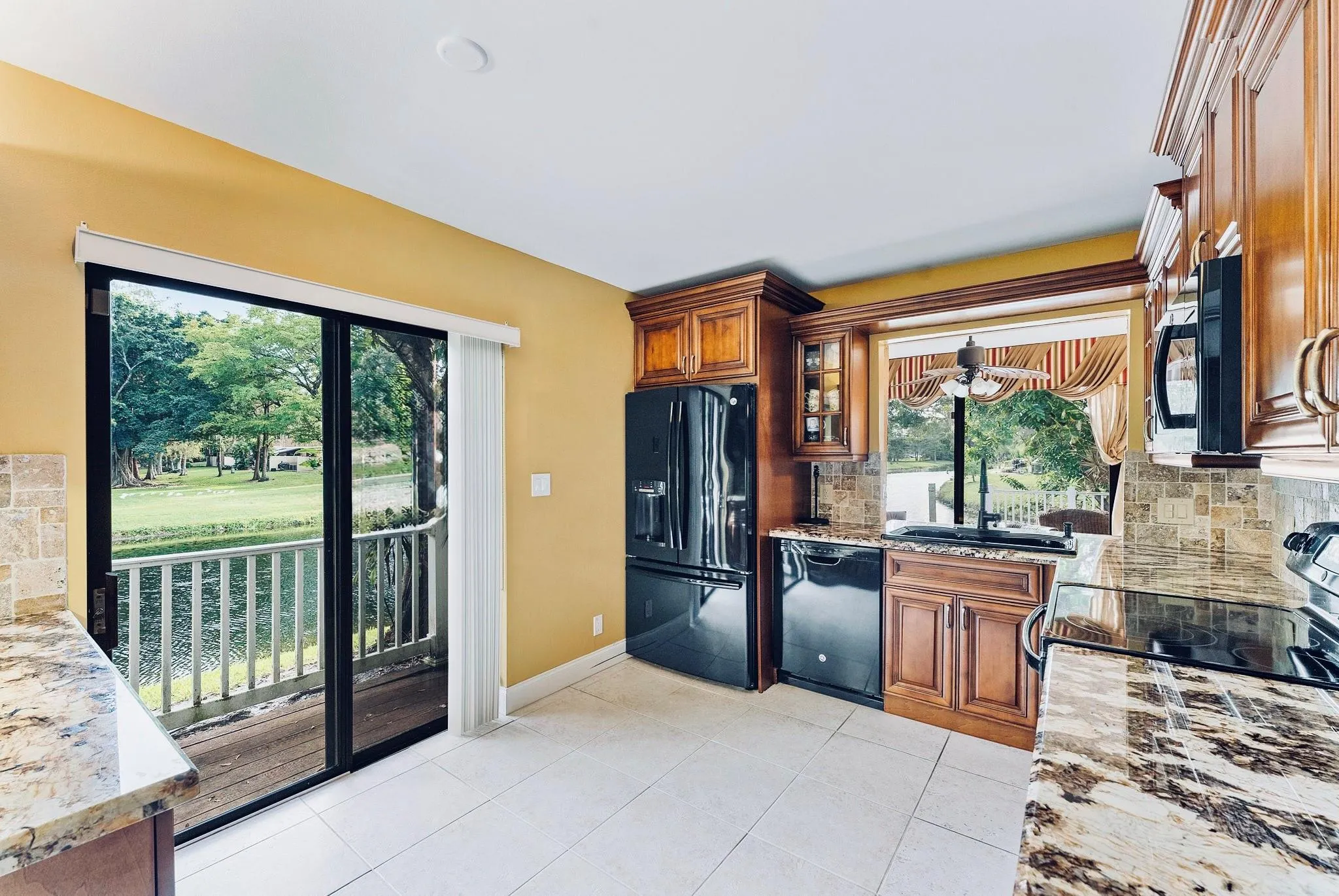 4289 Acacia Cir