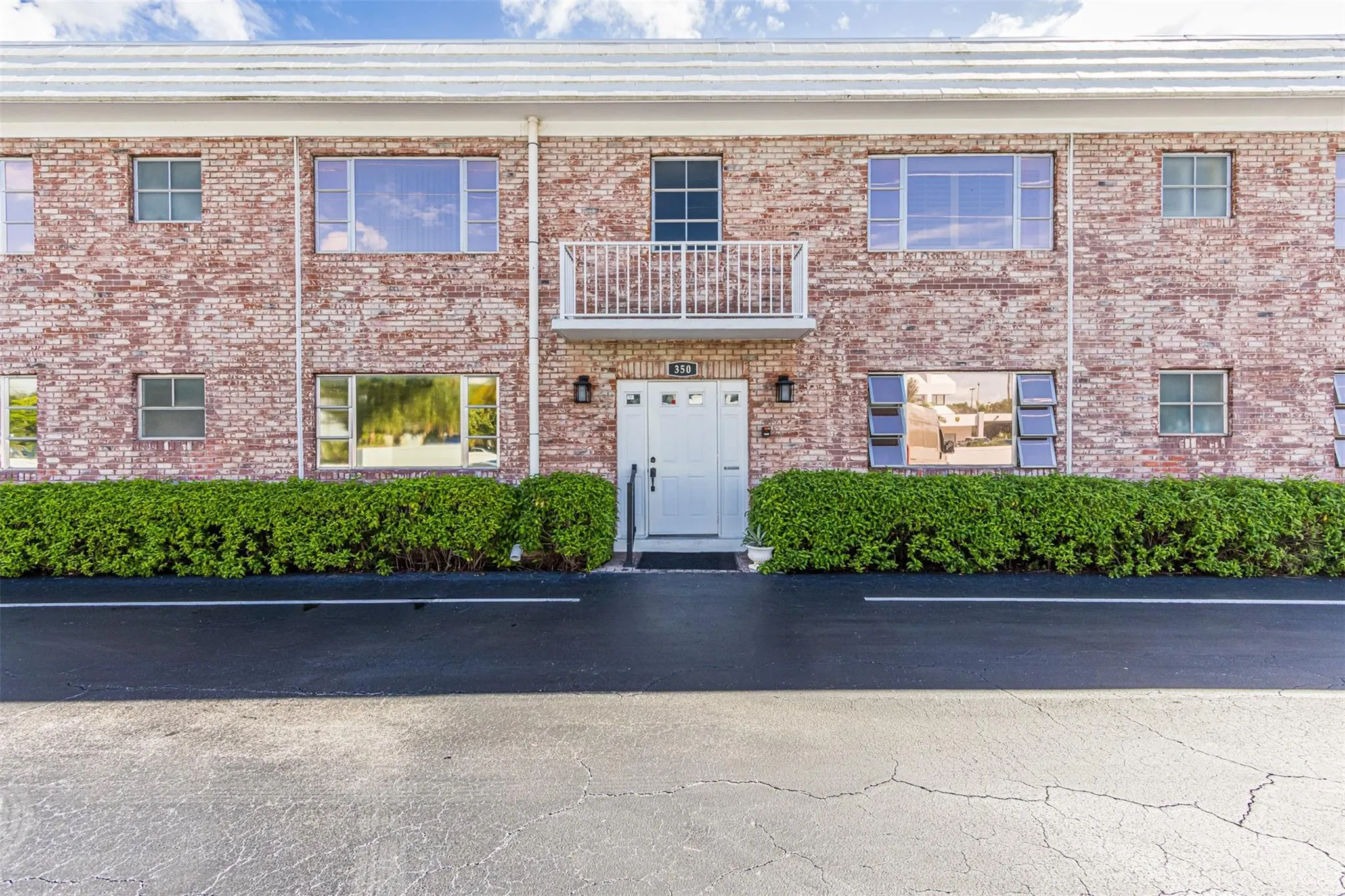 350 S Cypress Rd, #522