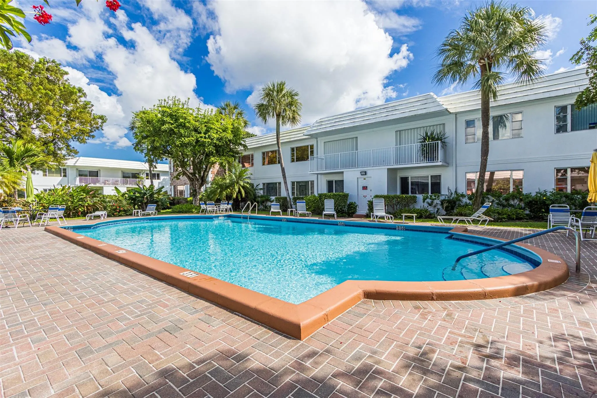 350 S Cypress Rd, #522