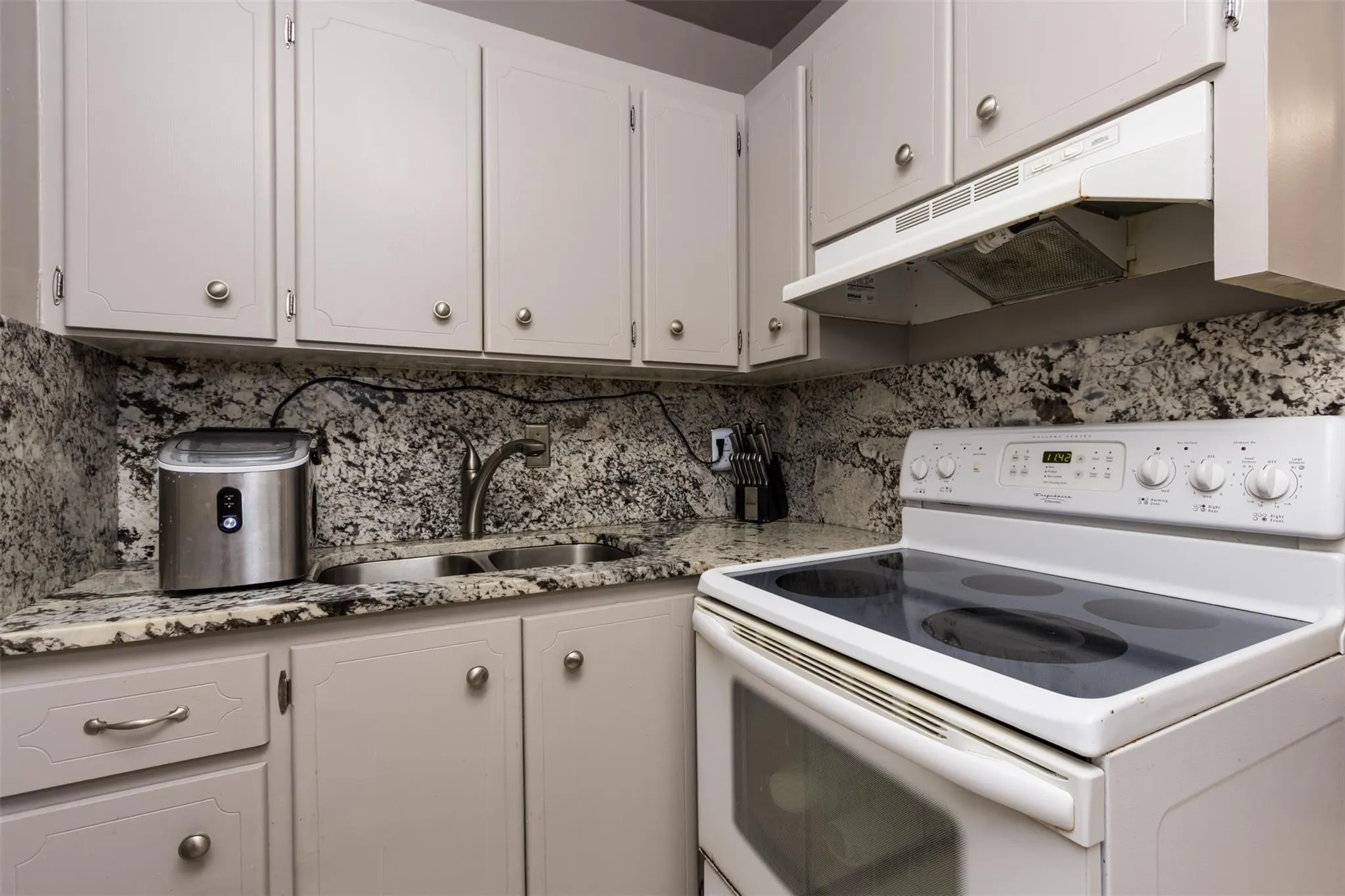 350 S Cypress Rd, #522