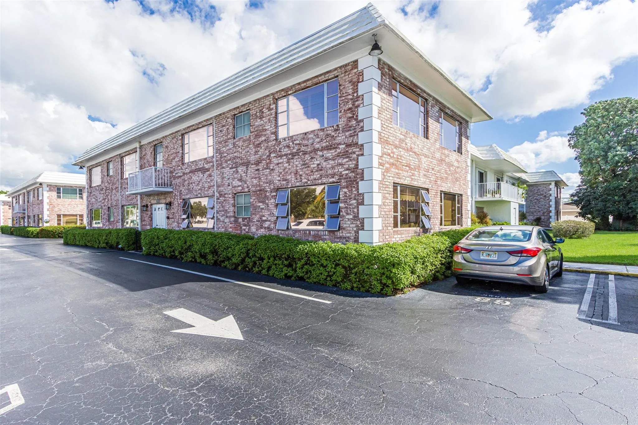 350 S Cypress Rd, #522