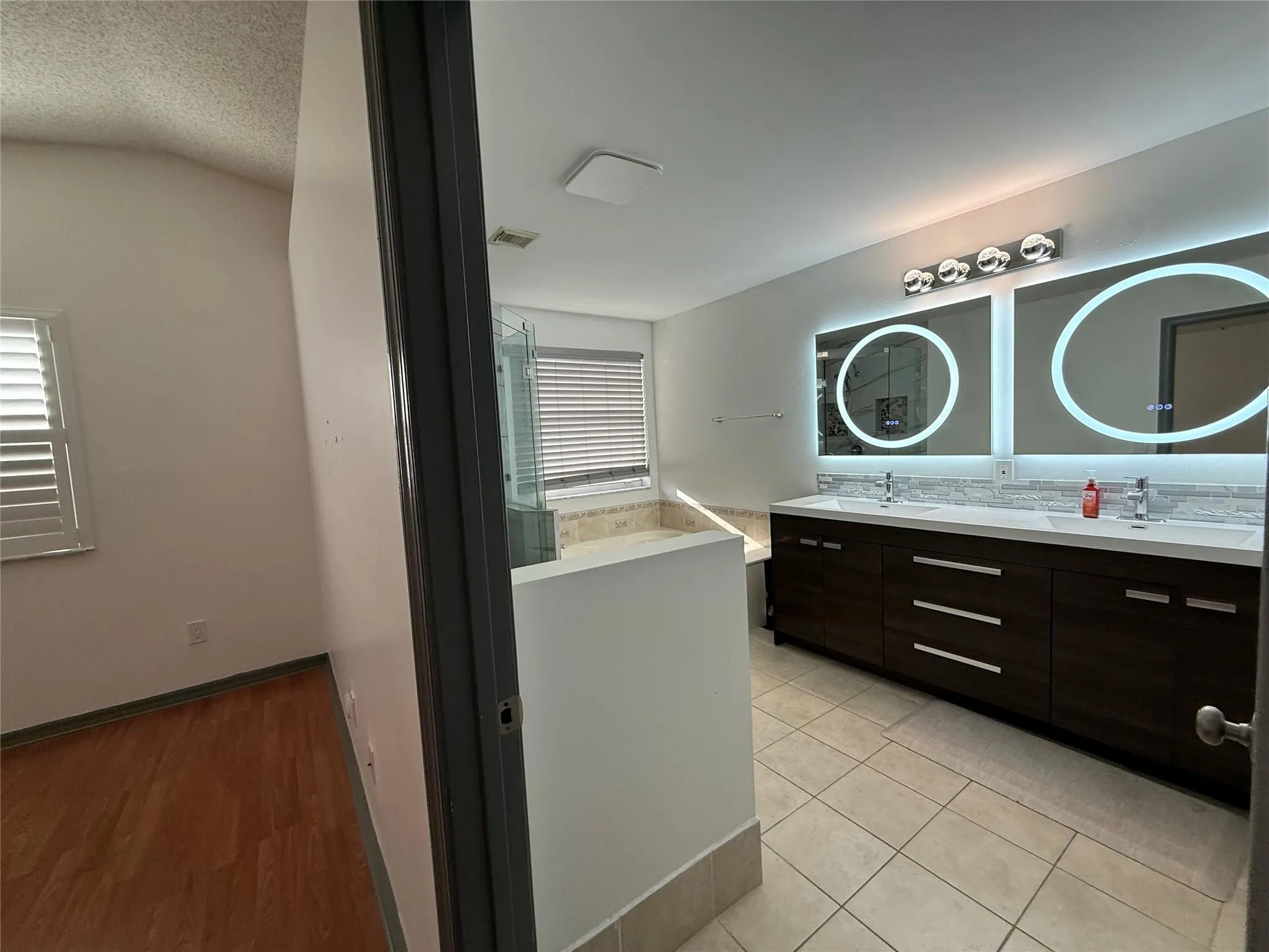 322 SW 193rd Ave