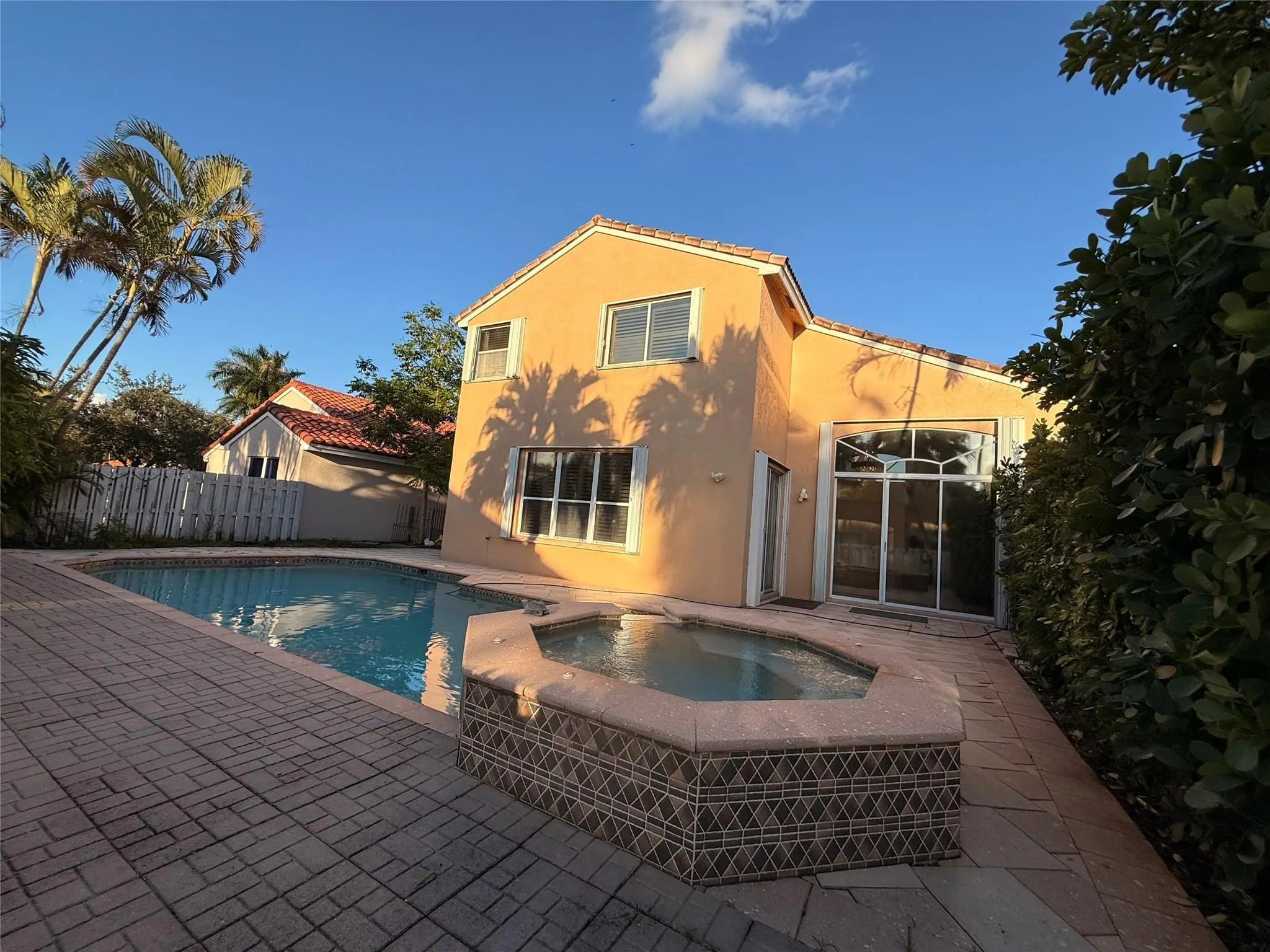 322 SW 193rd Ave