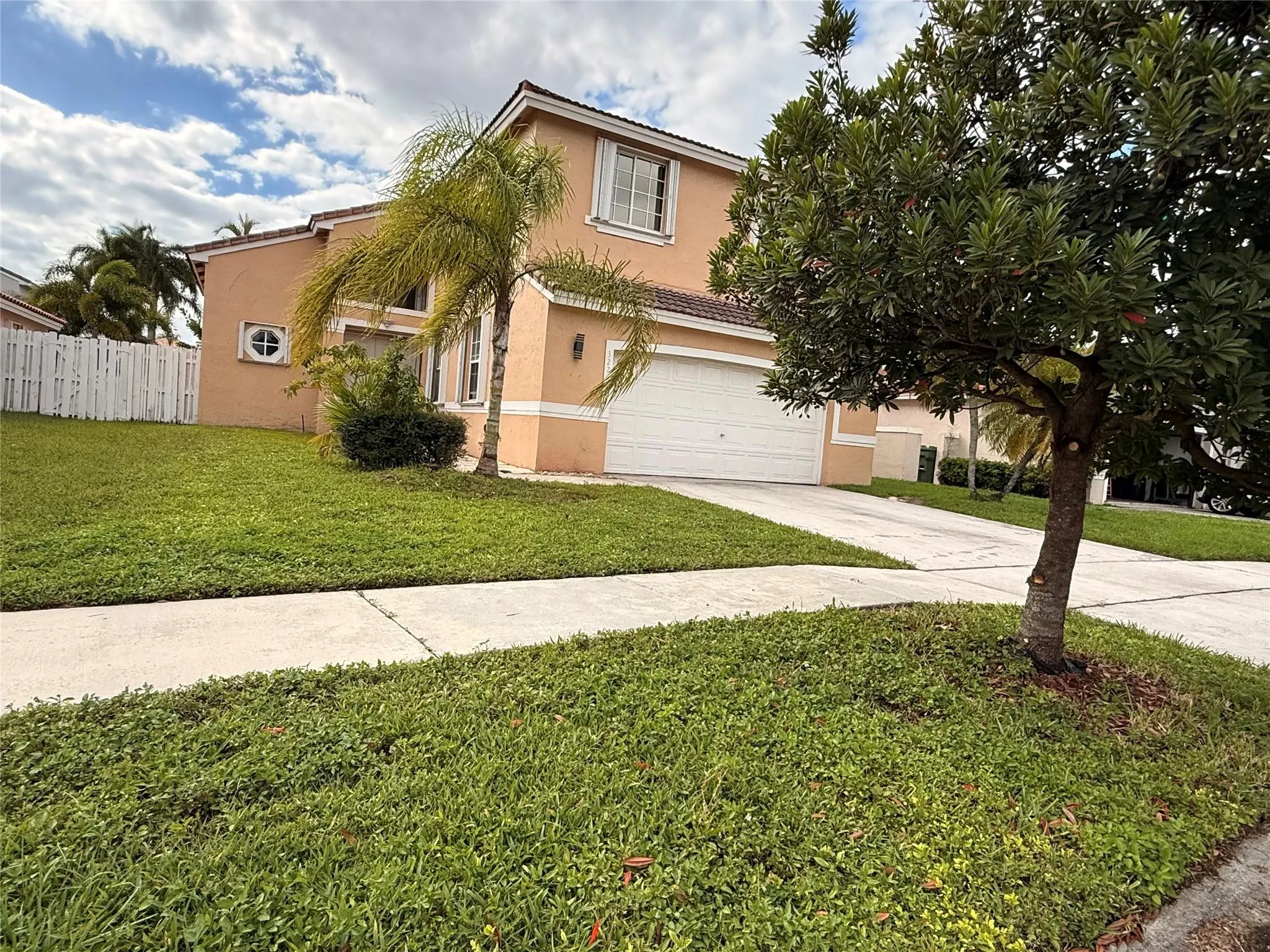 322 SW 193rd Ave