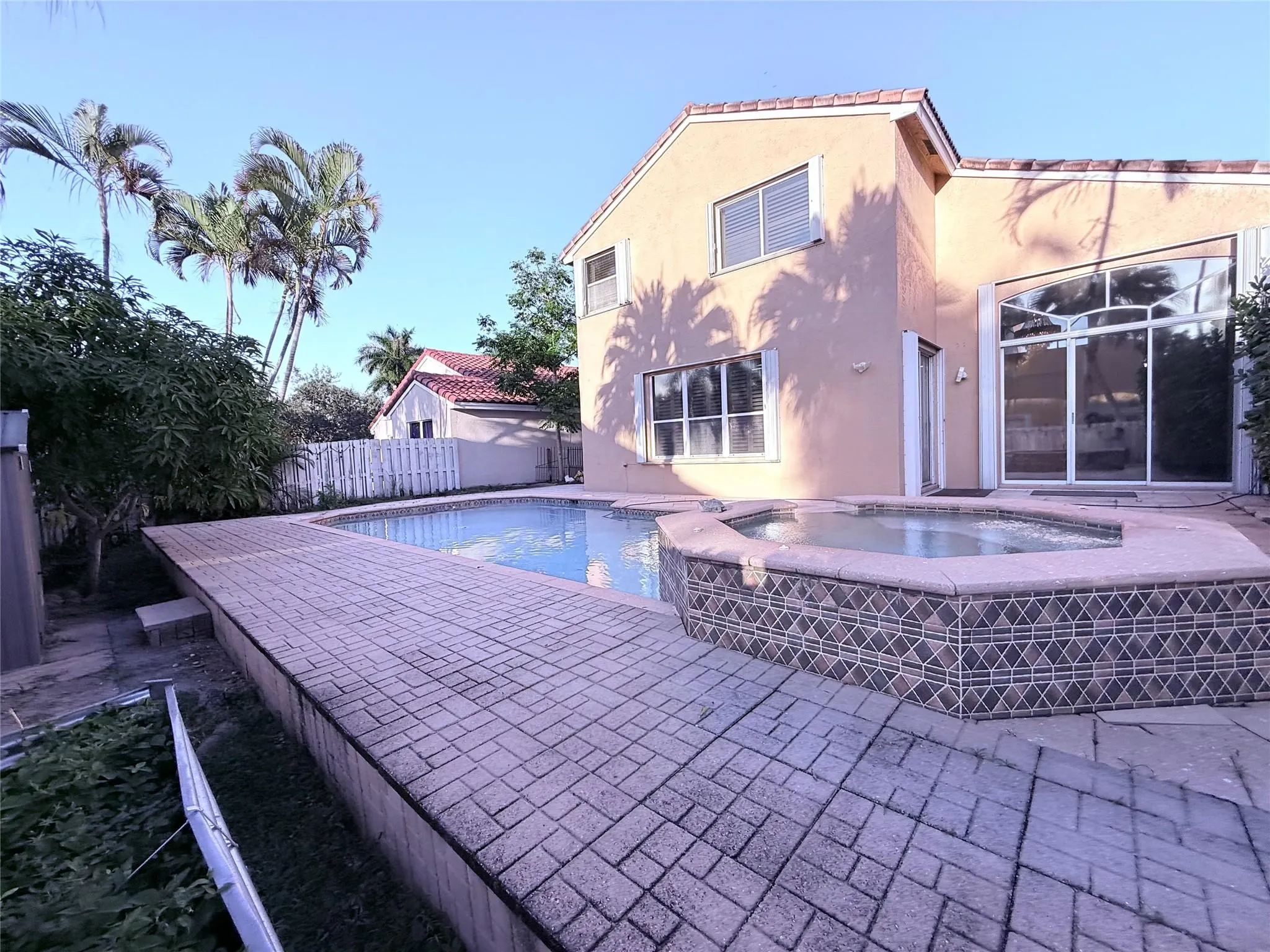 322 SW 193rd Ave