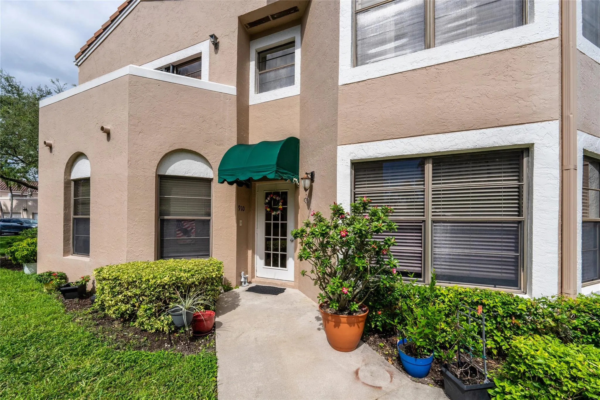 6606 Villa Sonrisa Dr, #910
