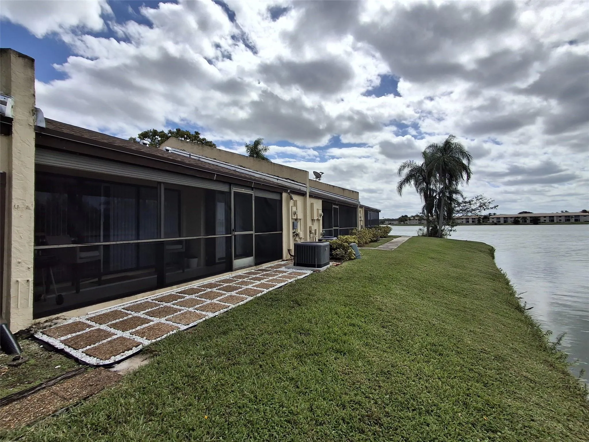 643 Banks Rd